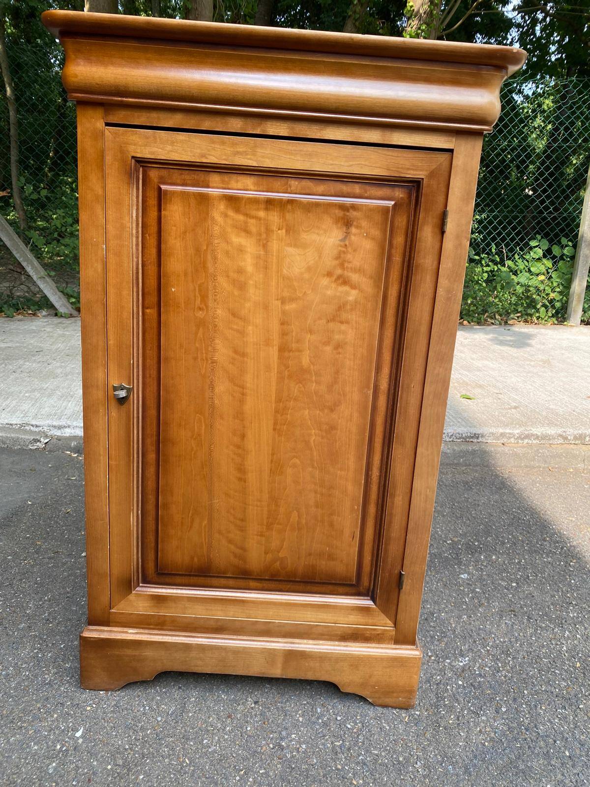 Louis Philippe solid wood Hi-Fi furniture - bar cabinet