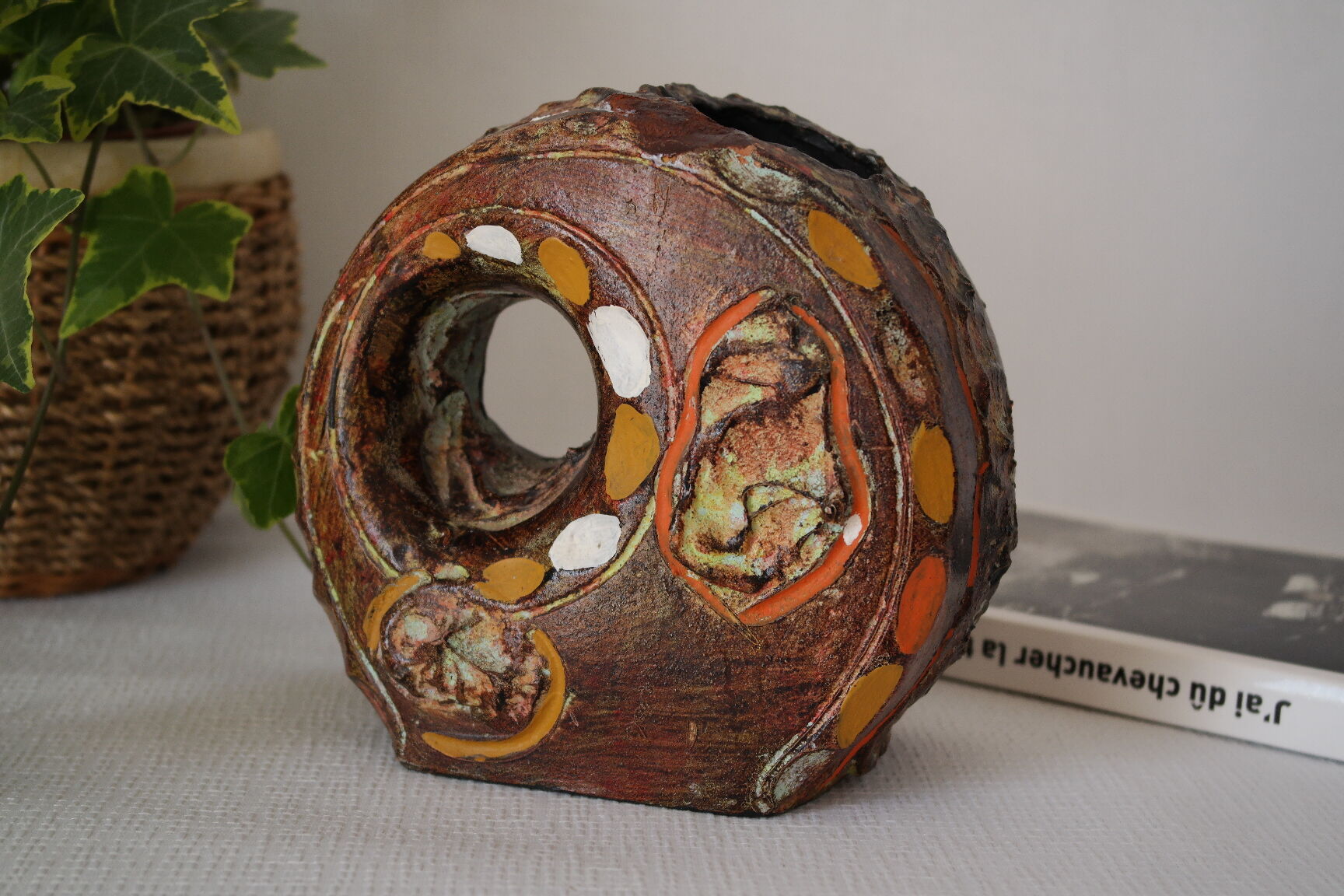 Ceramic vase with modernist bas-reliefs by Luigi Santi from the 1950s.