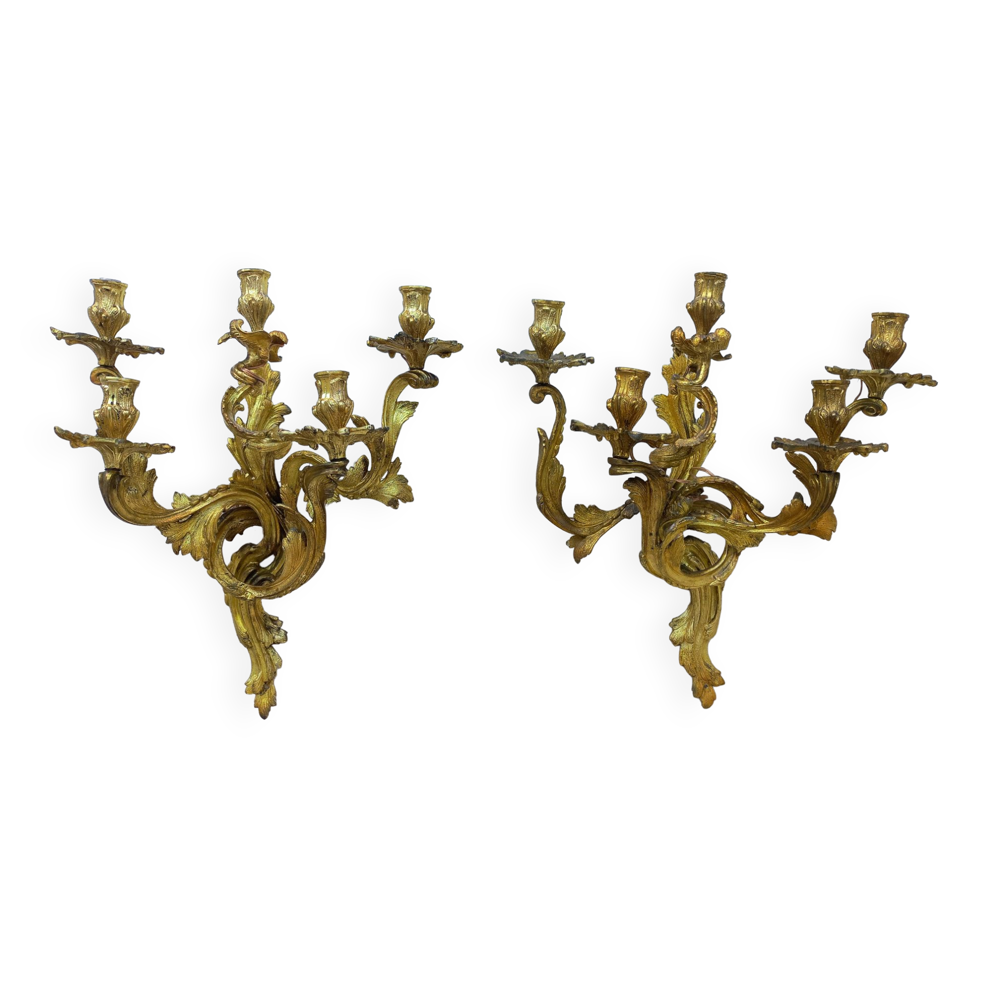 Paire d'appliques murales Louis XV en bronze