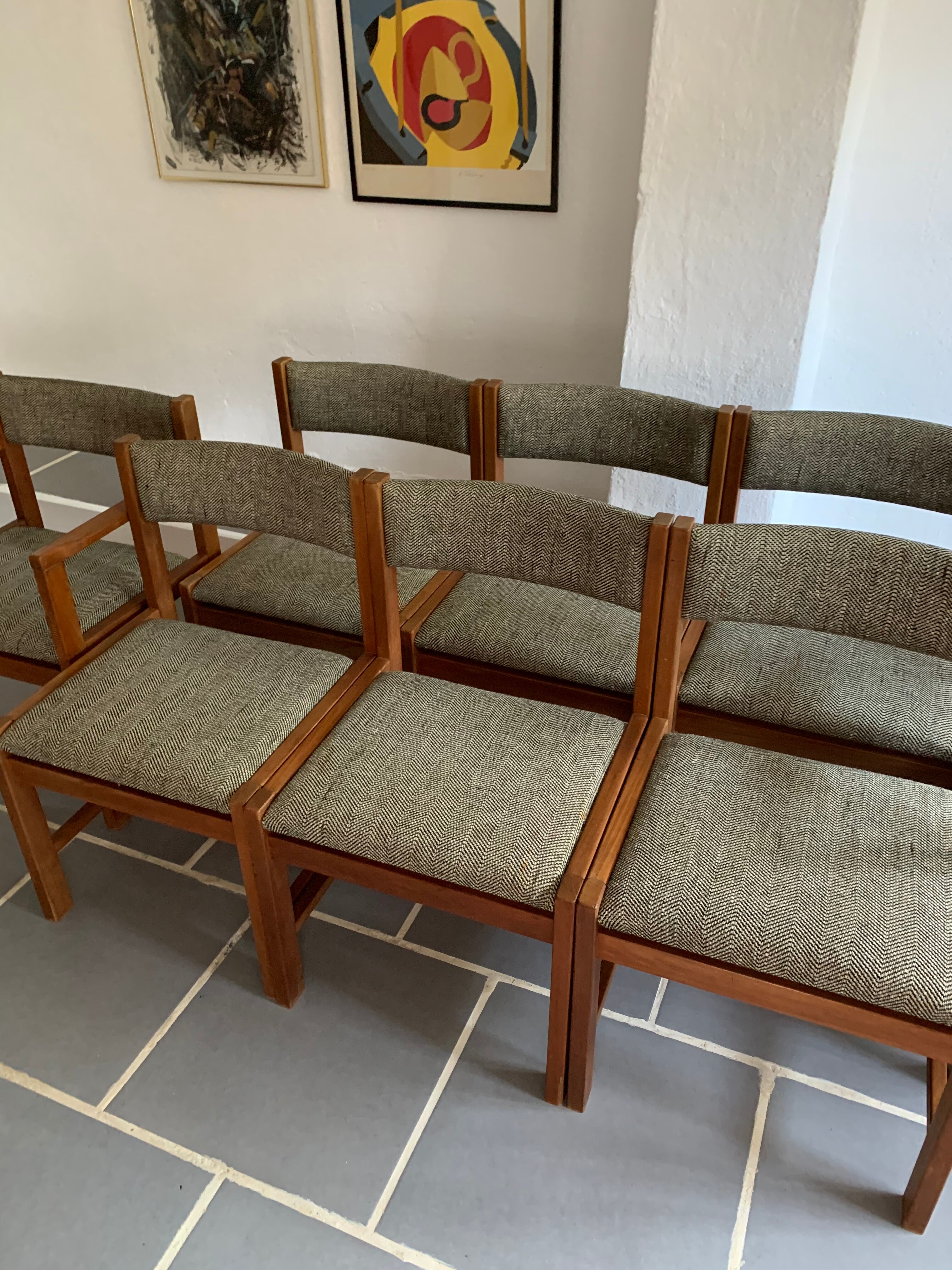 Set 6 chairs and 2 vintage Scandinavian teak and tweed chairs