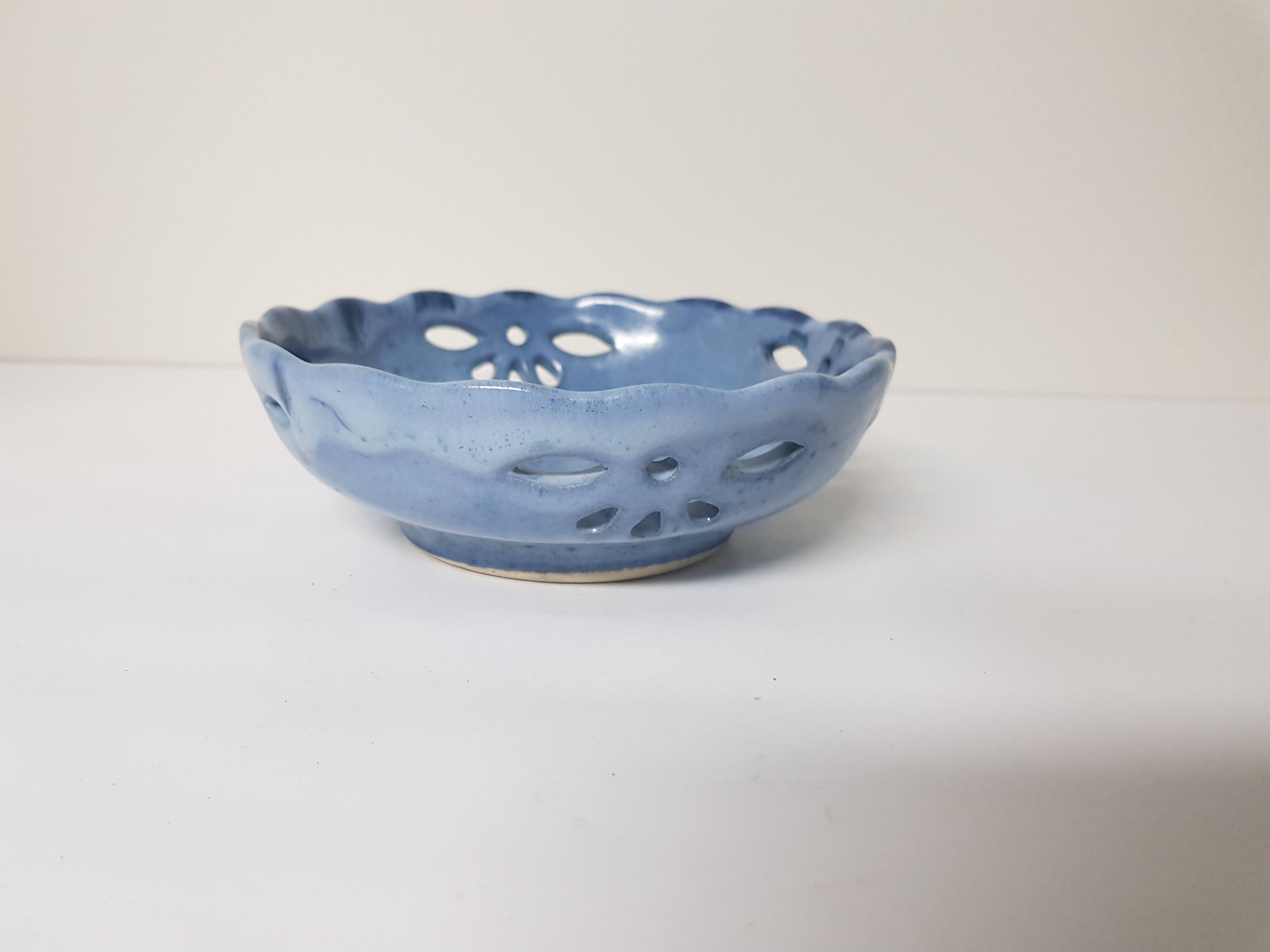 Blue ceramic empty pocket / bowl signed (signature to be identified)