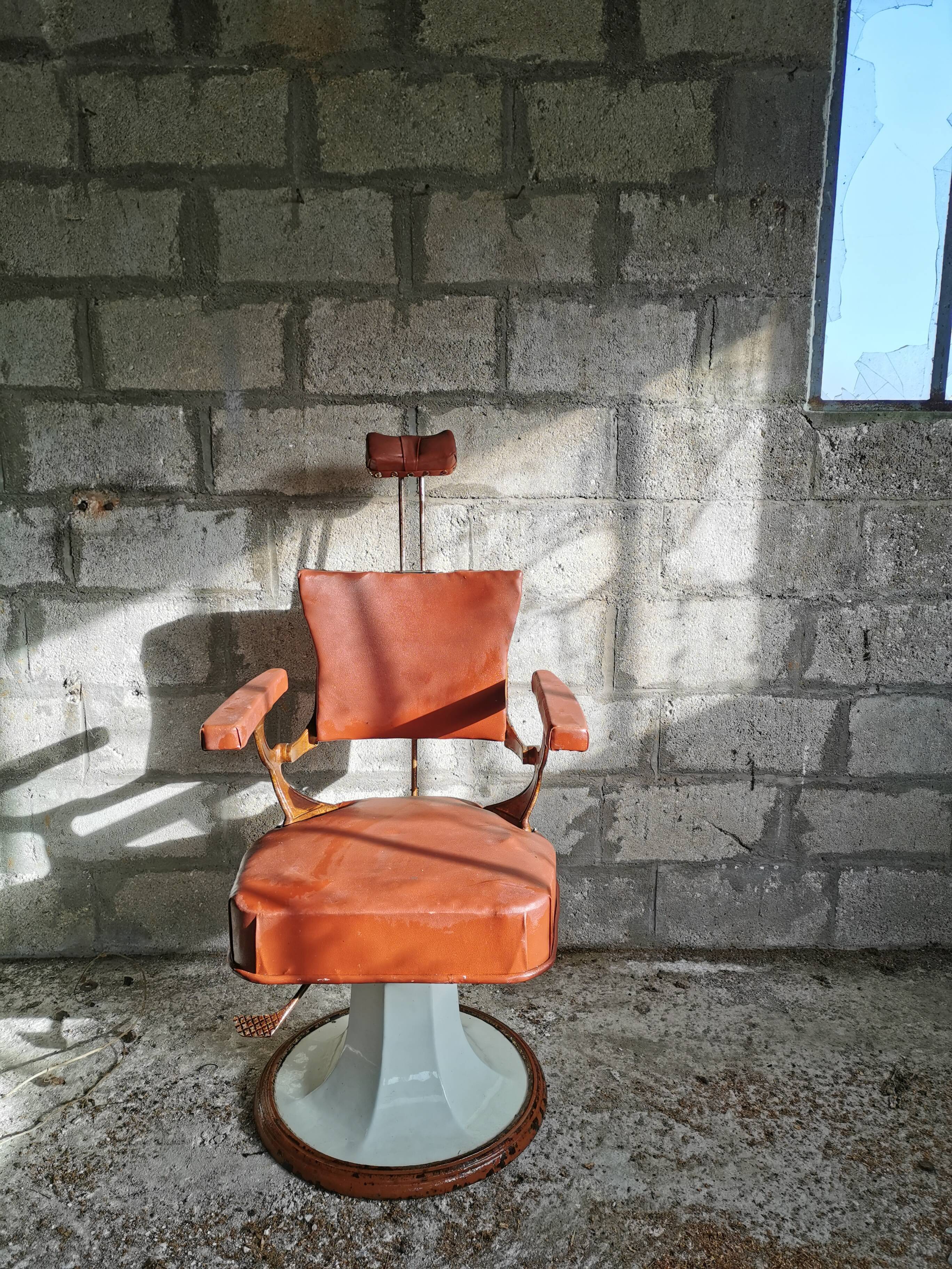 Barber's armchair