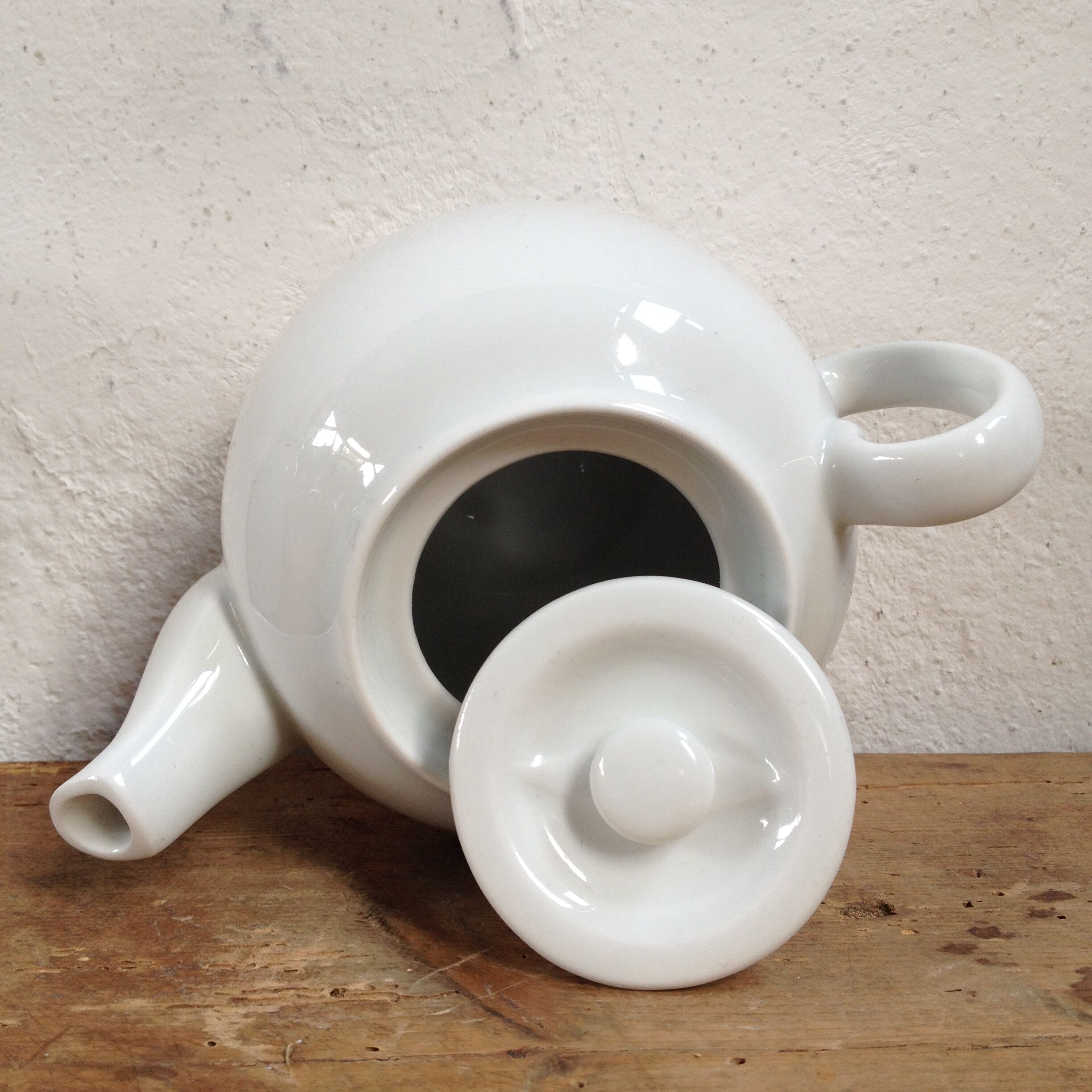 White porcelain teapot general collection Pillivuyt