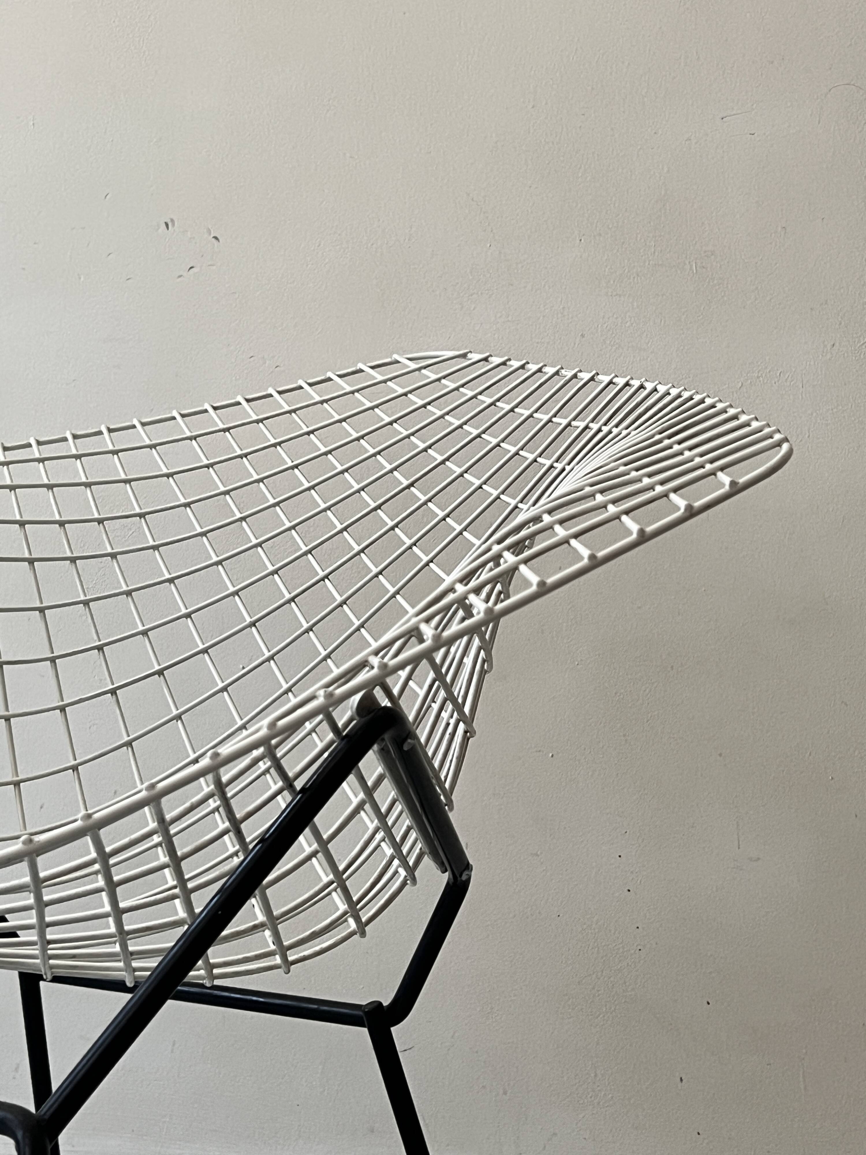 Diamond armchair by Harry Bertoia for Knoll, design 1960