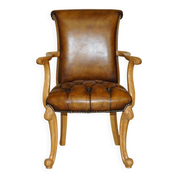 Restored Chesterfield Art Deco 1920 office chair in leather and walnut.