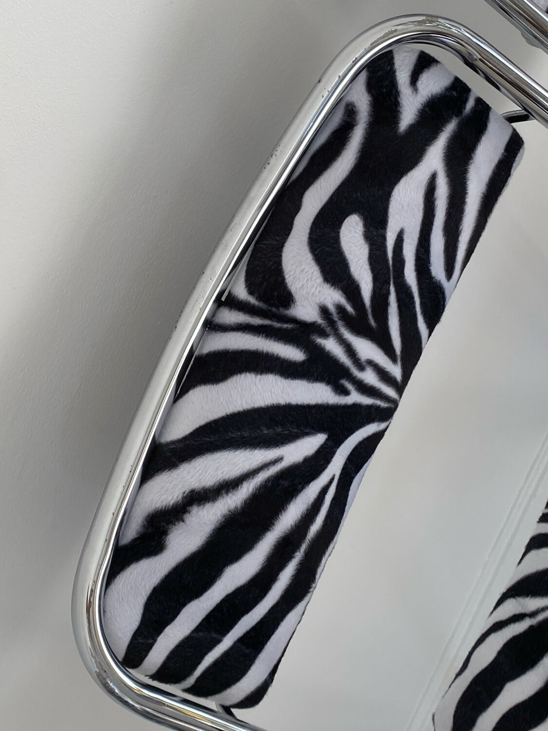 6 folding chairs in metal and zebra-patterned fabric, 1970s