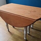 Round table with walnut shutter on wheels raw tray feet chalk