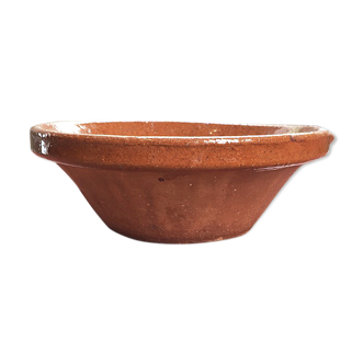 Glazed clay dish