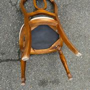4 Louis Philippe chairs in solid wood and floral fabric.