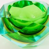 Faceted diamond ashtray in colour from the 1960s by Flavio Poli for Seguso, Murano, Italy.