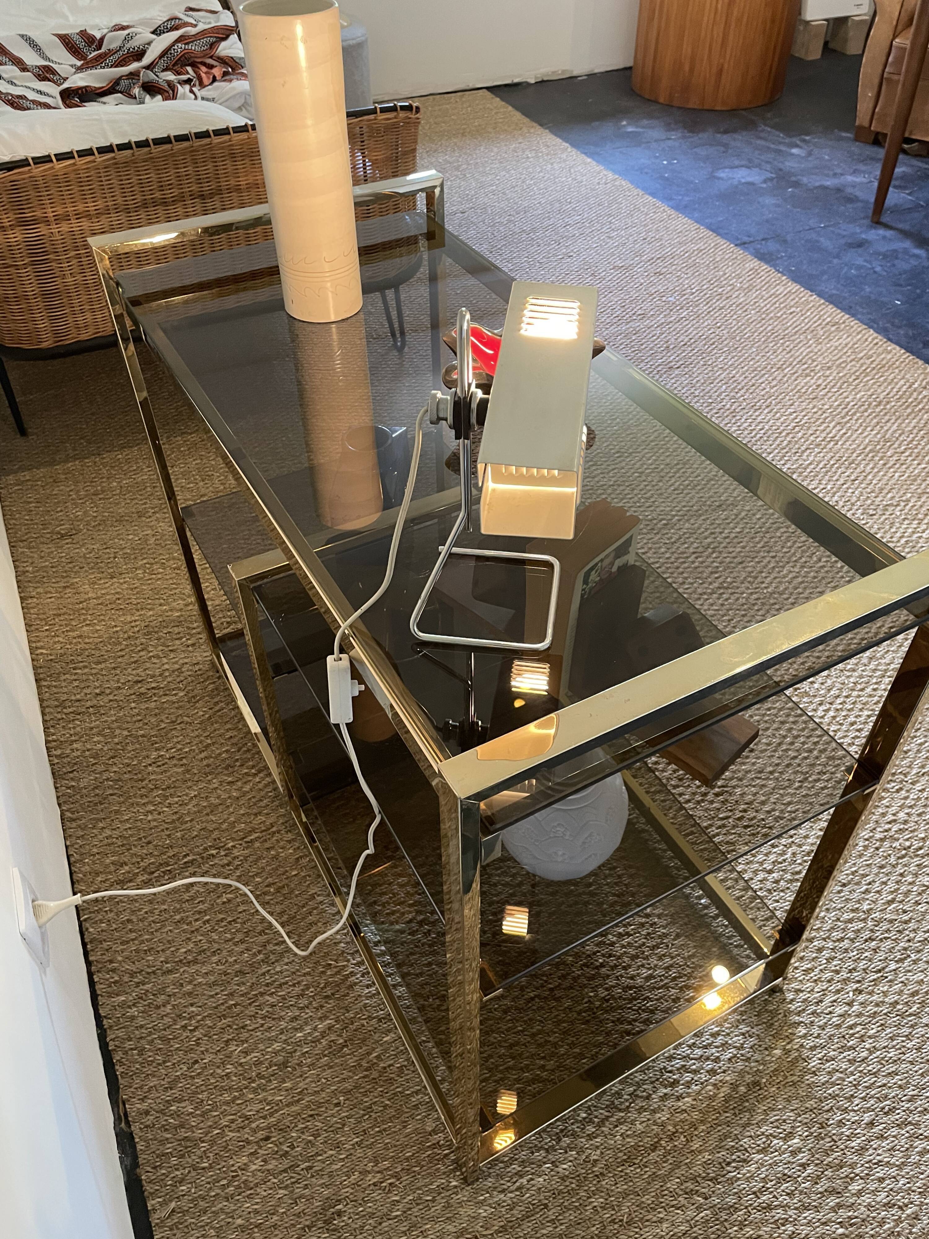 Low shelf gold metal design 70/80