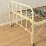 1920s bed