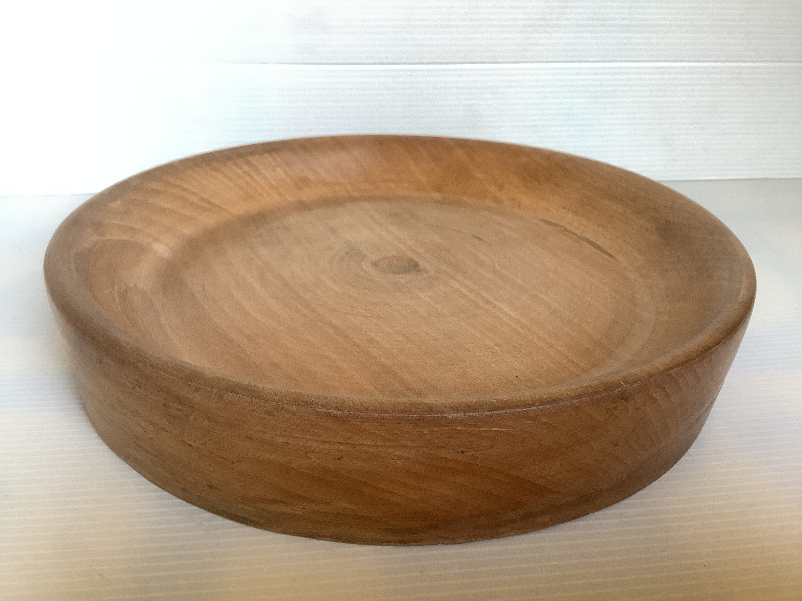 Round thick wooden tray