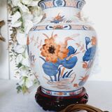 Hand-painted porcelain table lamp, Chinese Imari style.