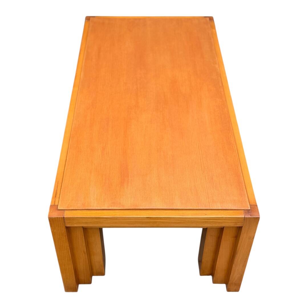 Vintage coffee table in solid elm from the 1970s.