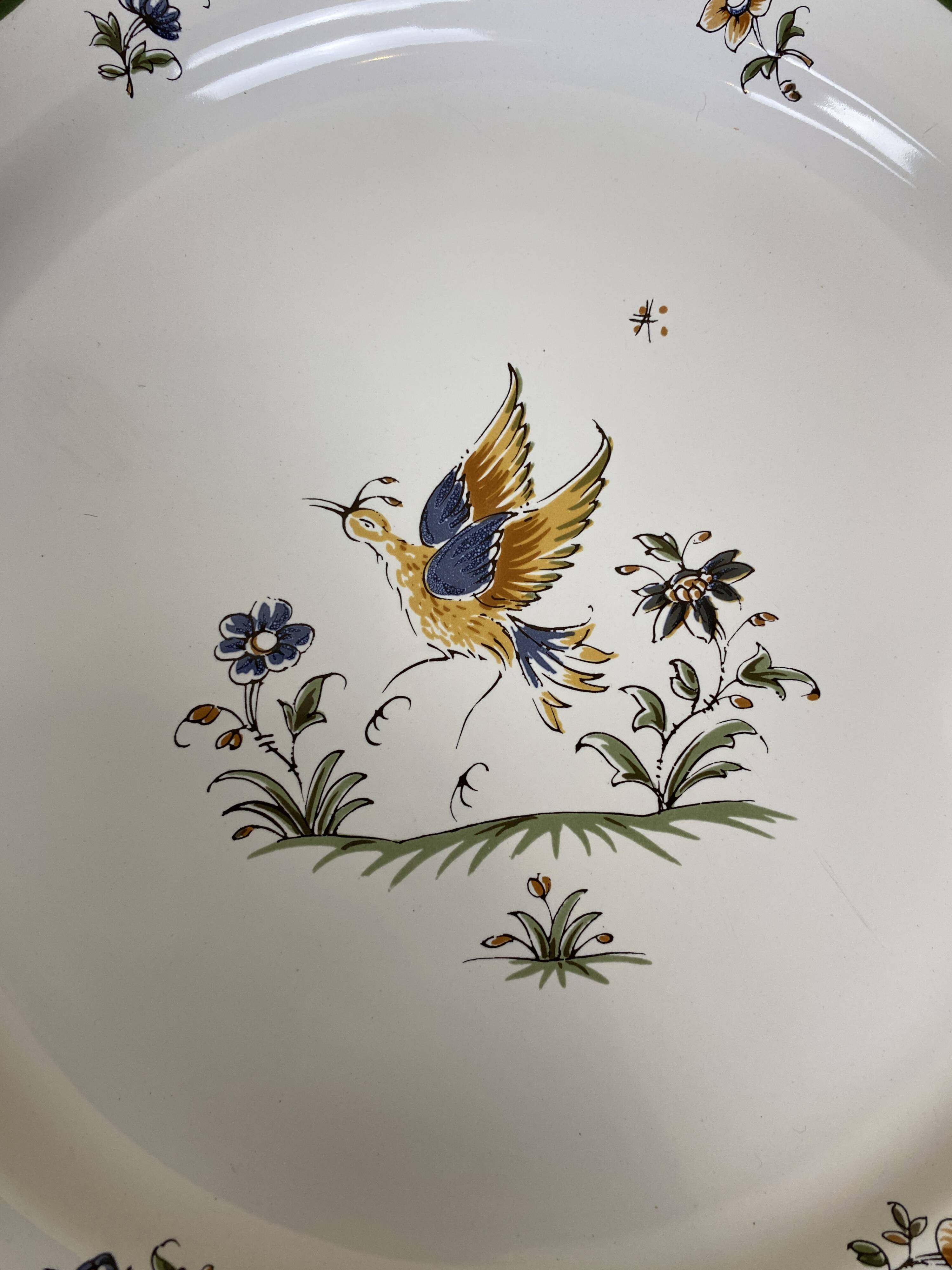 Large Bondil de Moustiers dish