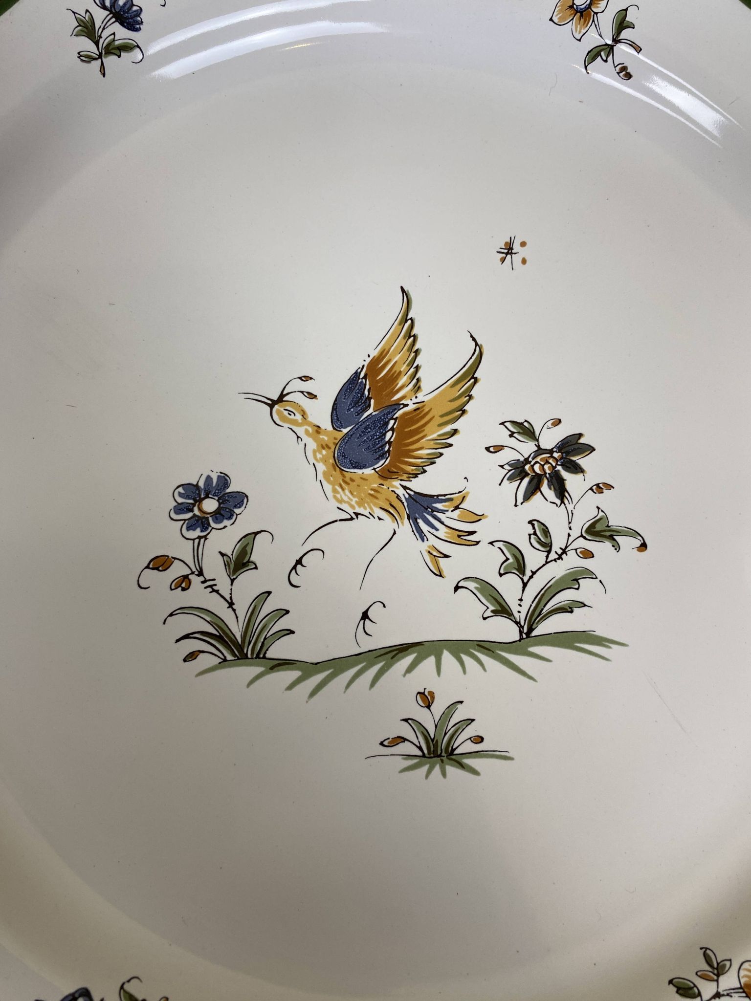 Large Bondil de Moustiers dish