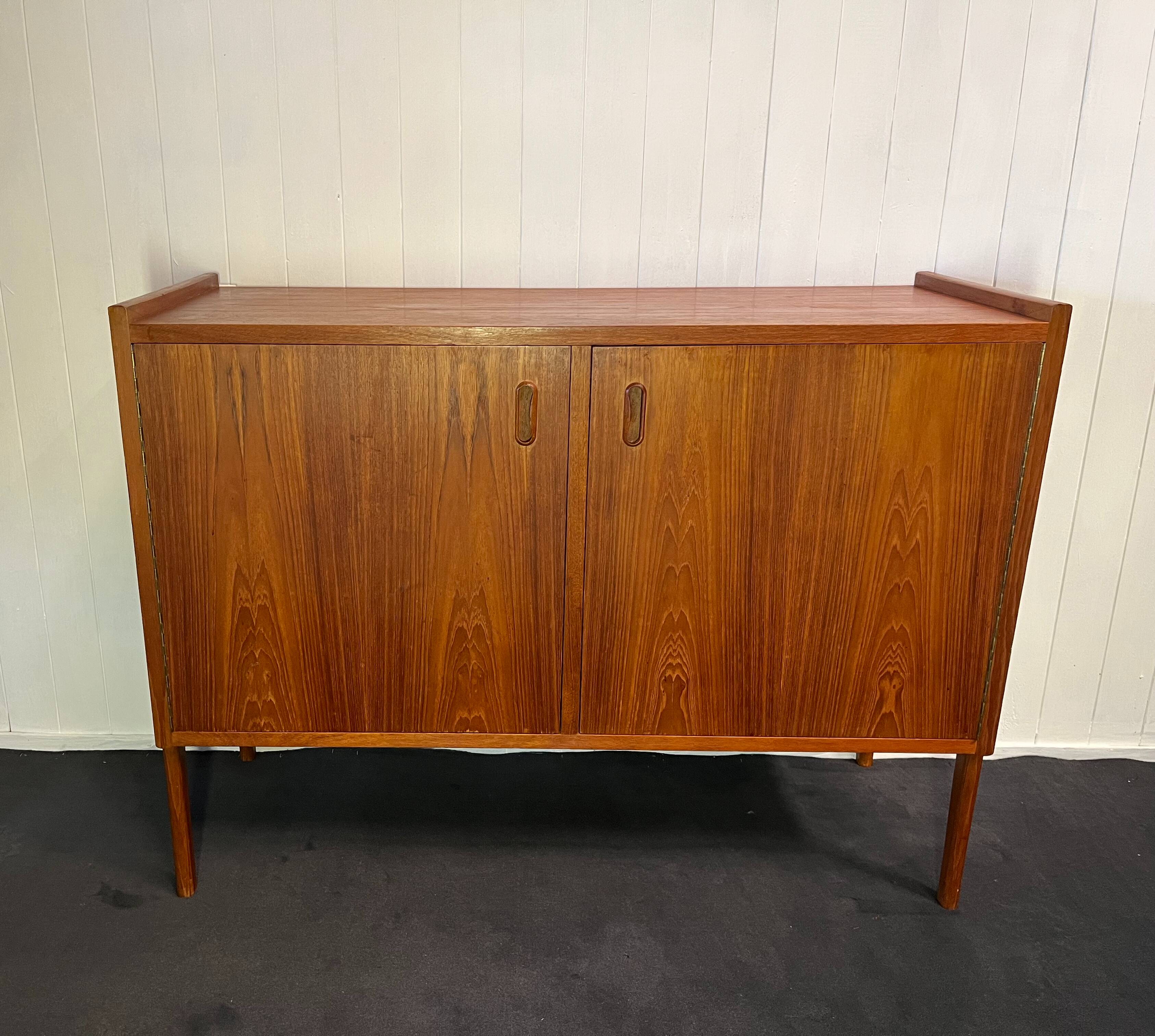 Danish enfilade with two doors