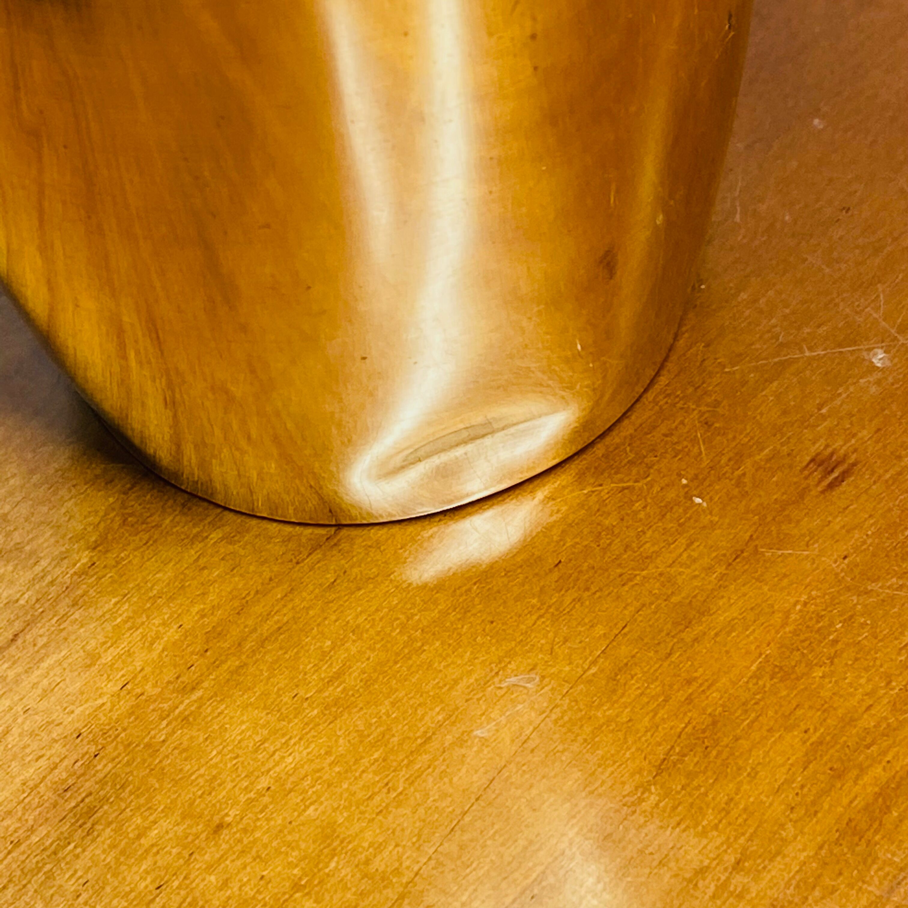 Paire de vases en laiton