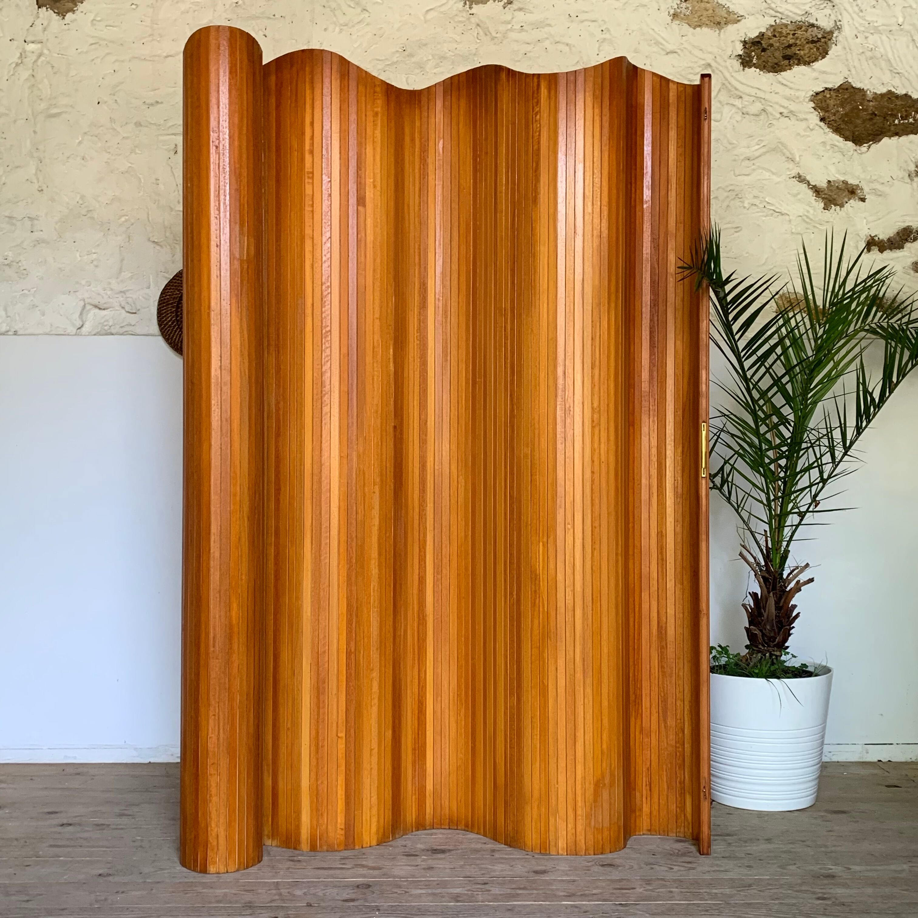 Baumann style vintage wooden slat screen