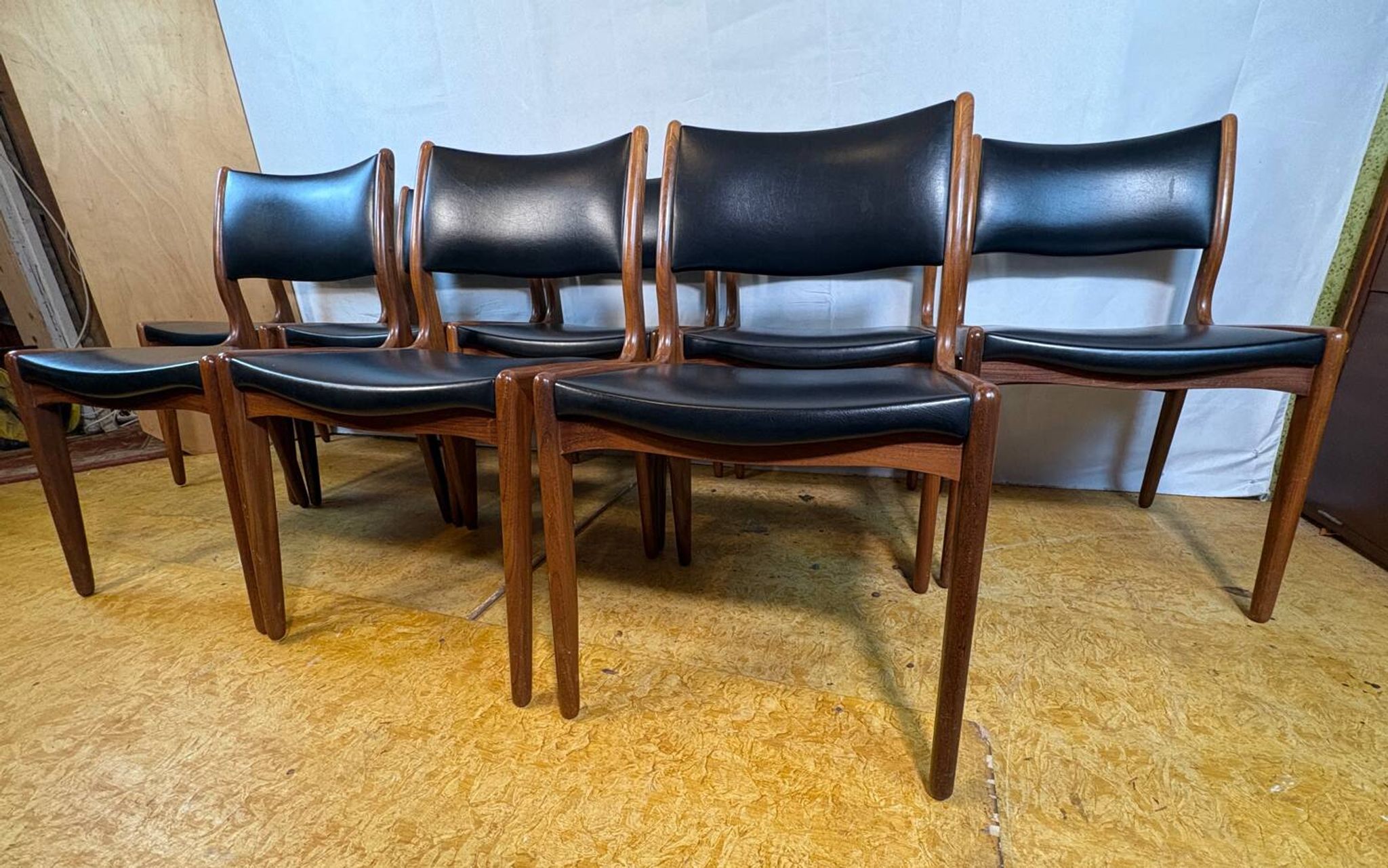 Ensemble de 8 chaises de salle à manger rétro milieu du siècle par Johannes Andersen pour Uldu