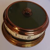 Circular office clock