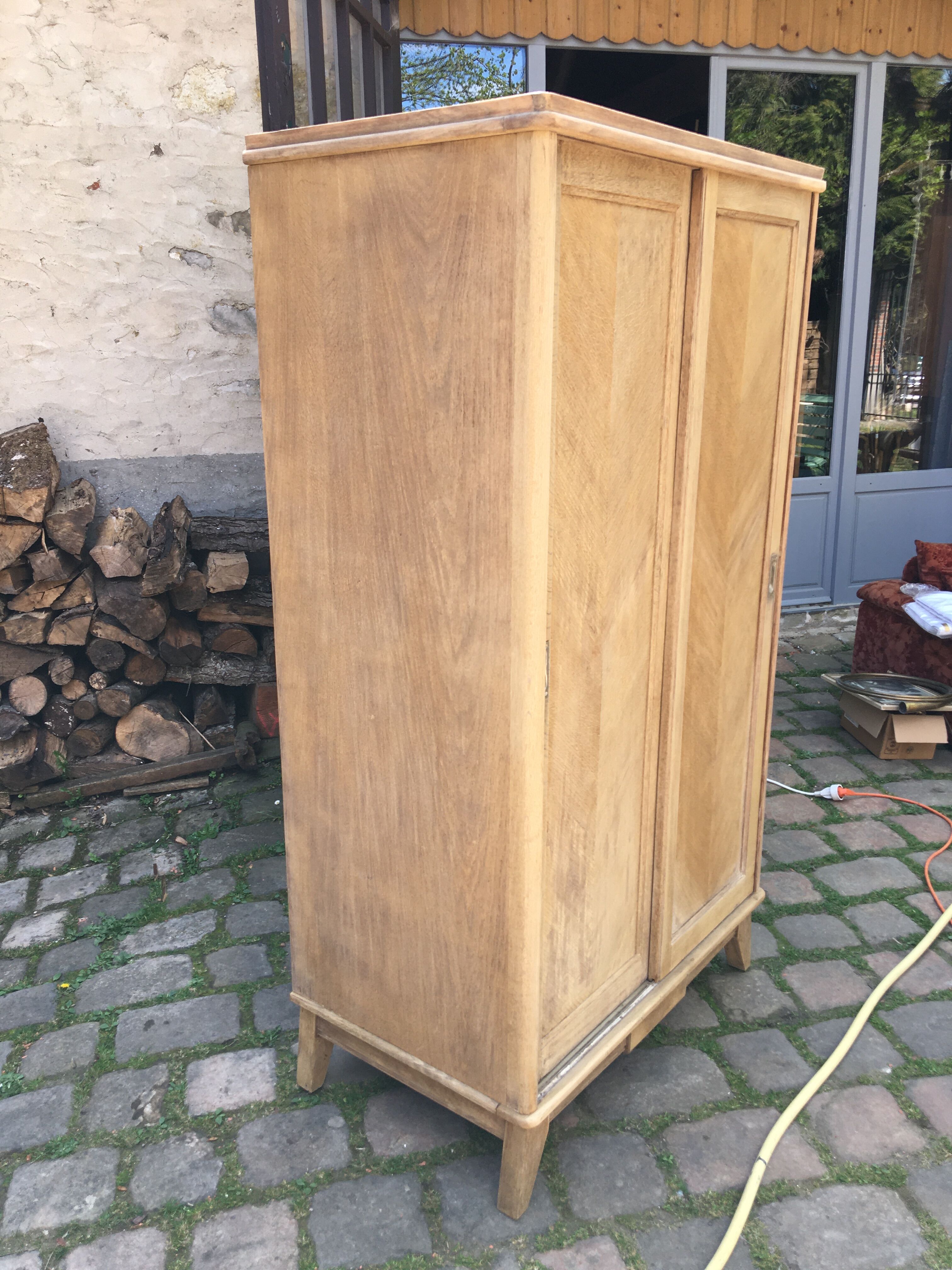 Wardrobe wardrobe in pickled oak Vintage compass feet