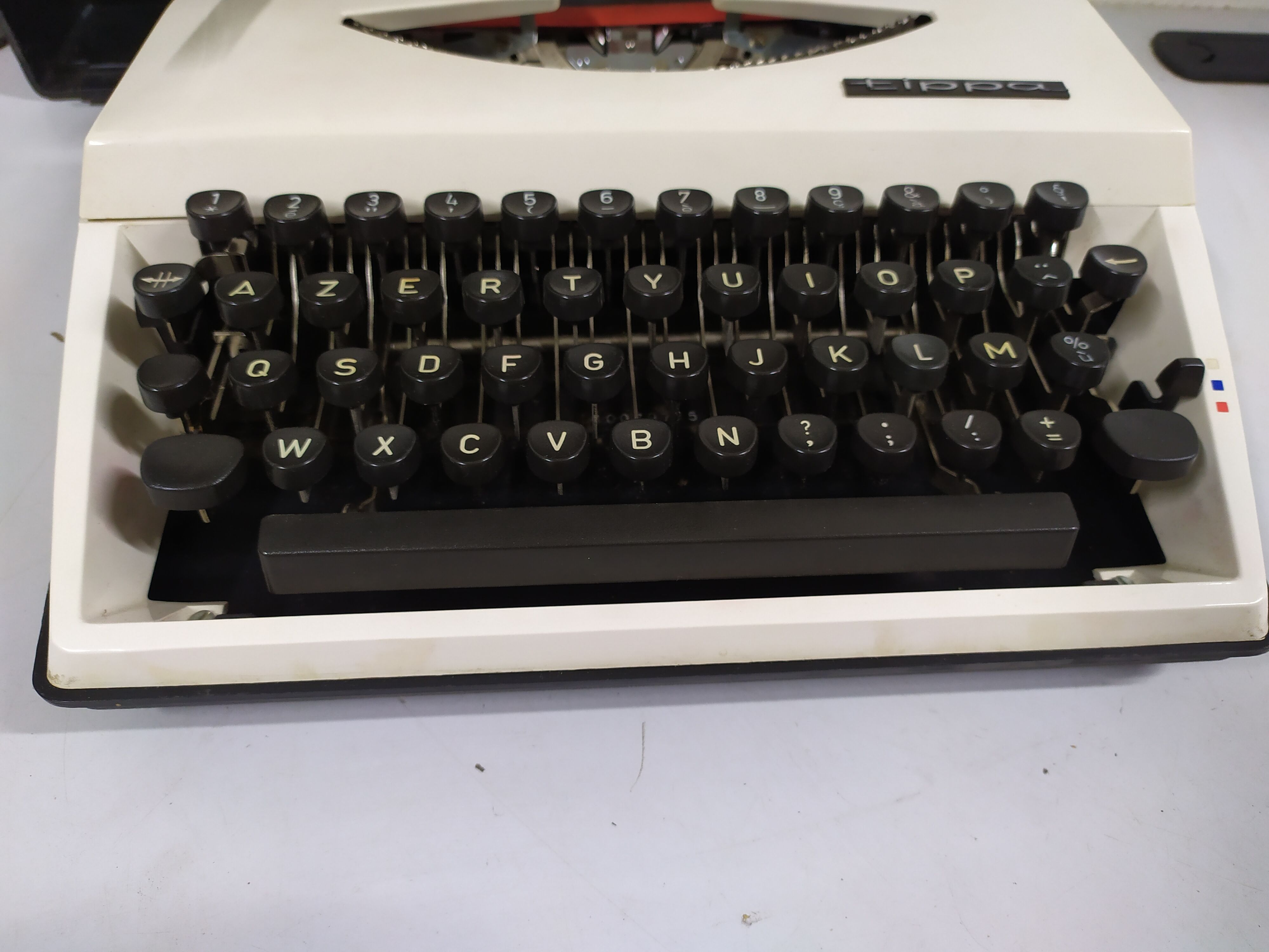 Adler Tippa Typewriter - Azerty Keyboard - works