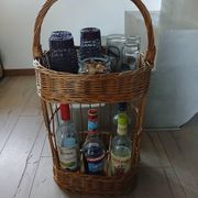 Panier porte bouteilles ancien en rotin