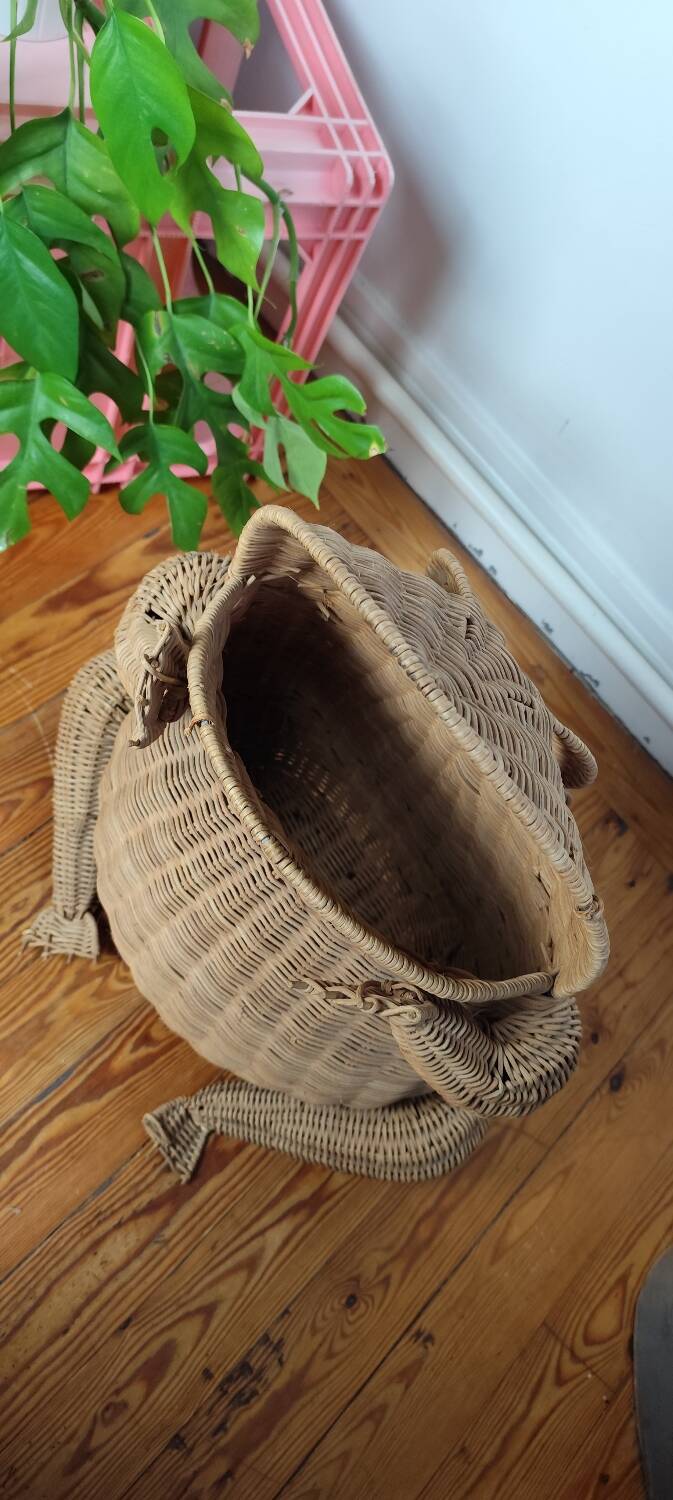 Frog magazine rack by Olivier Cajan 1960-1970