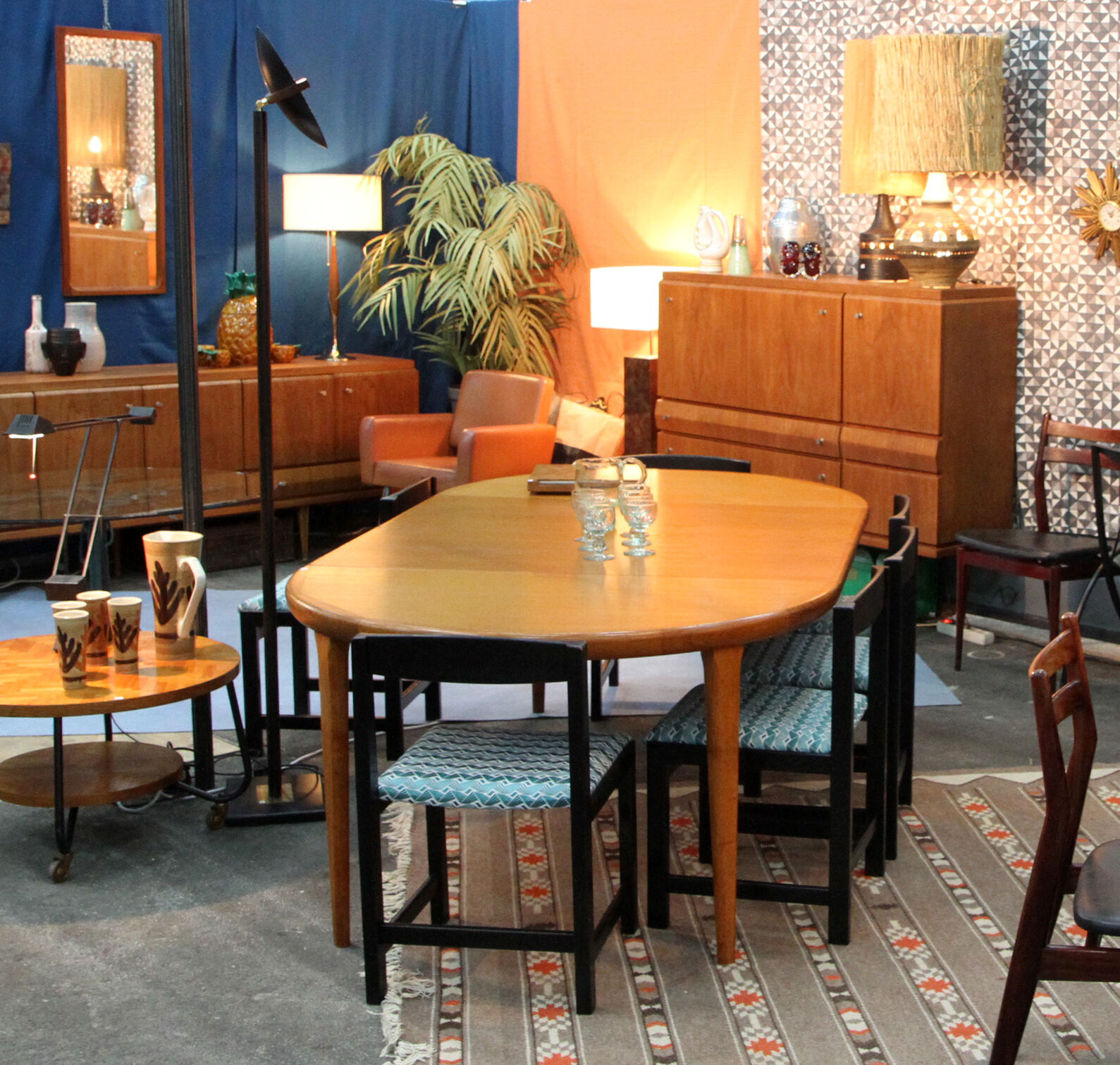 Danish teak extendable round table of the years 60