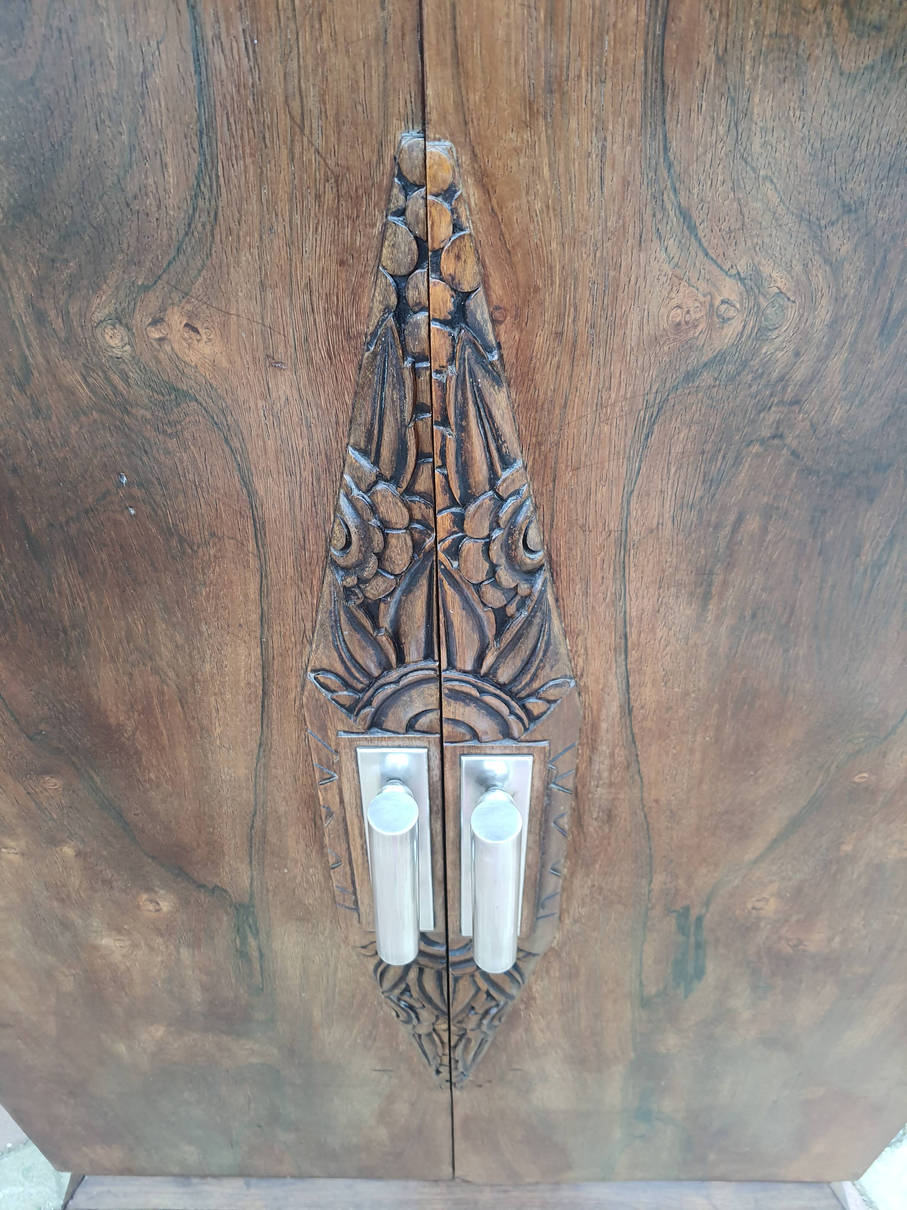 Armoire style art deco