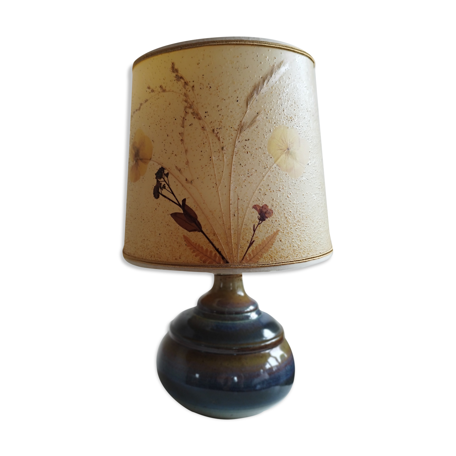 Sandstone lamp and dried flowers