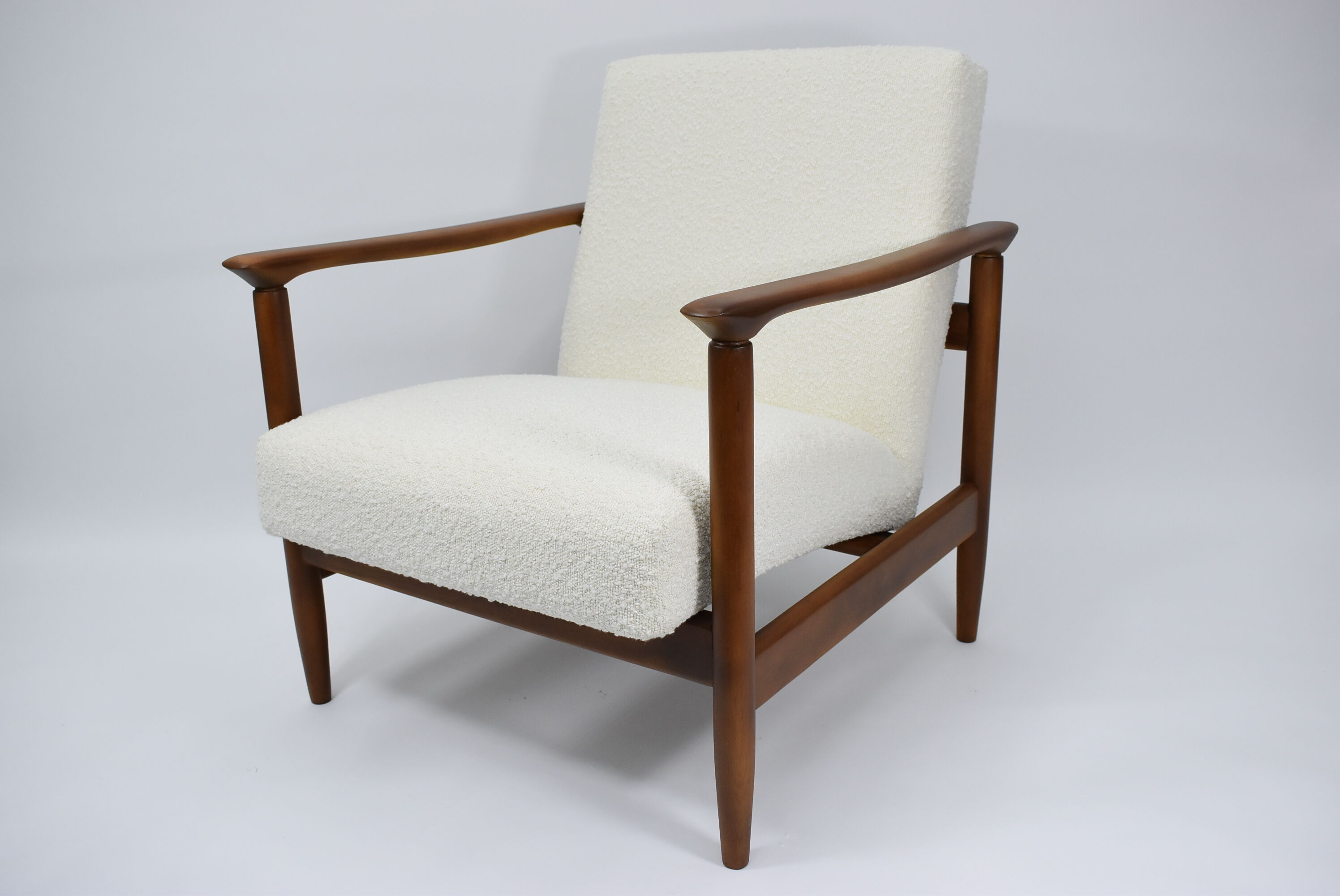 Fauteuil vintage original restauré poil de bras, designer E. Homma, années 1960, blanc bouclé