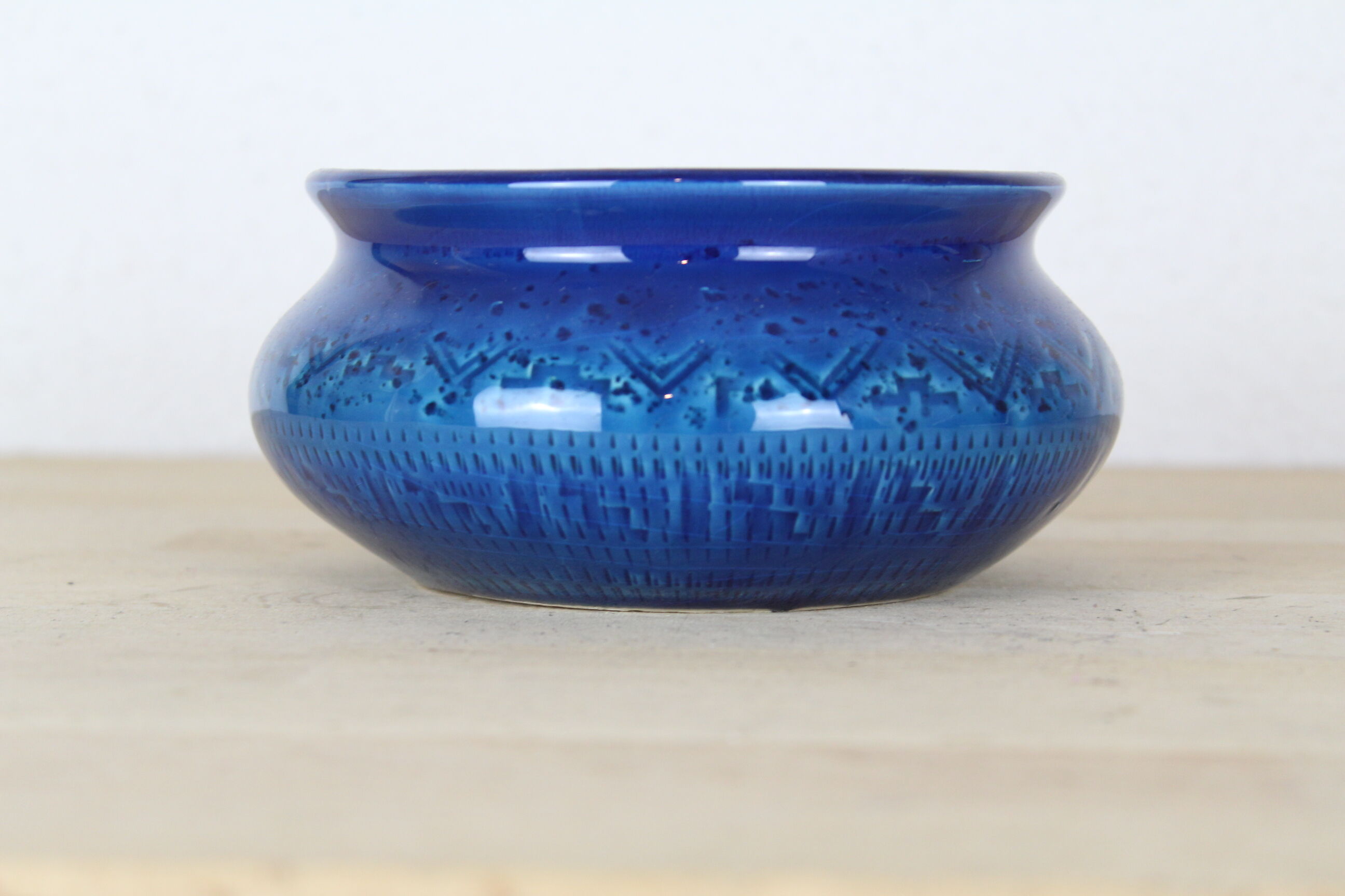 Ceramic trinket bowl