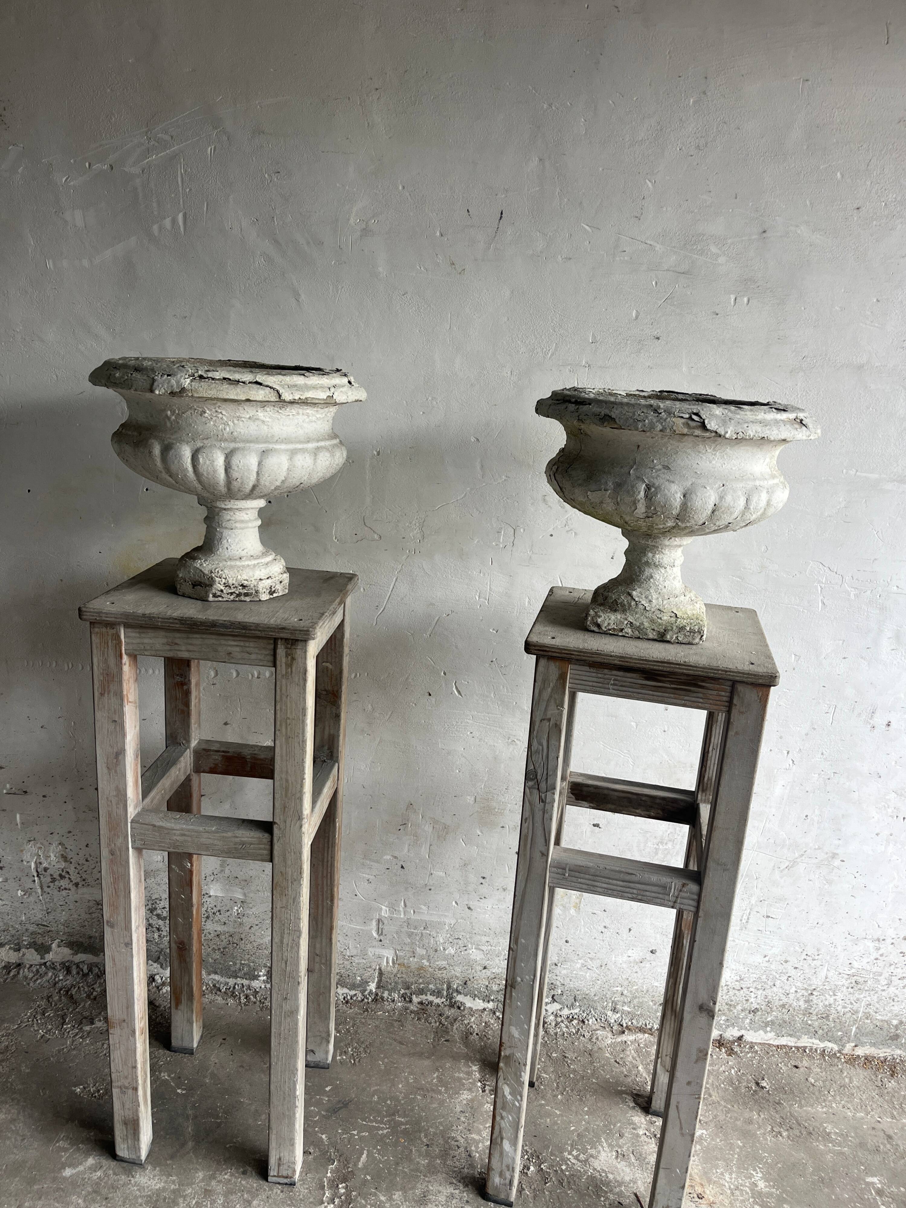 Pair of antique Médicis garden vases in cast stone.