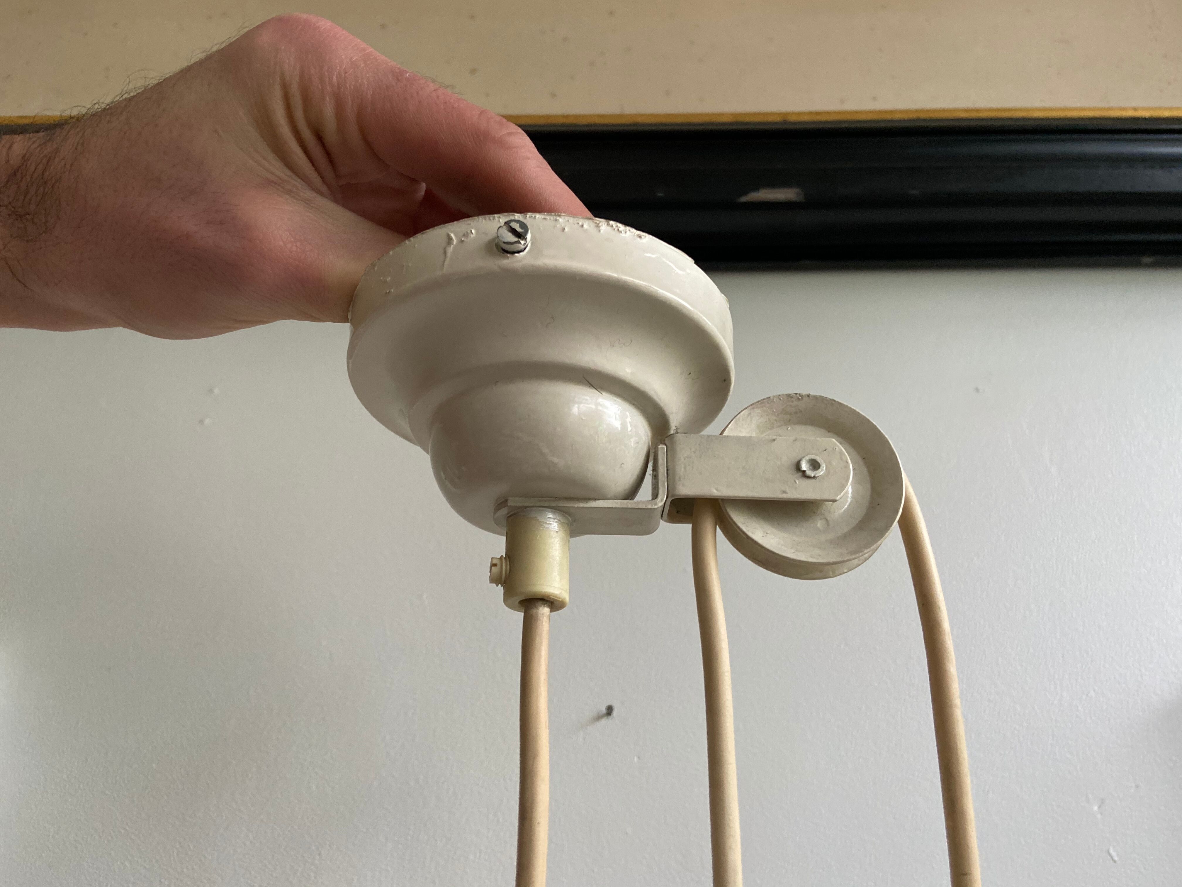 Industrial pulley suspension