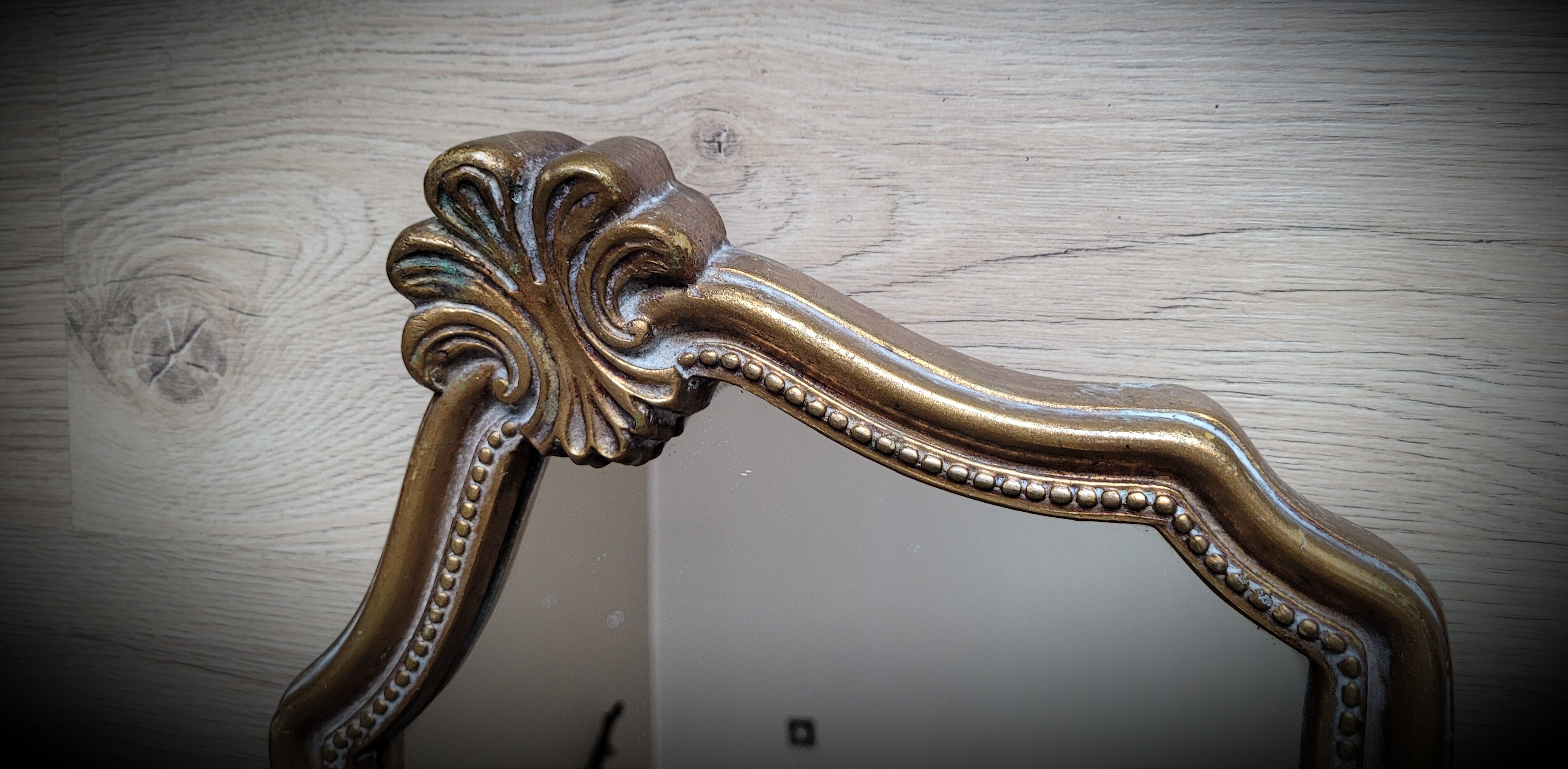 Classic gilded mirror 51x31cm