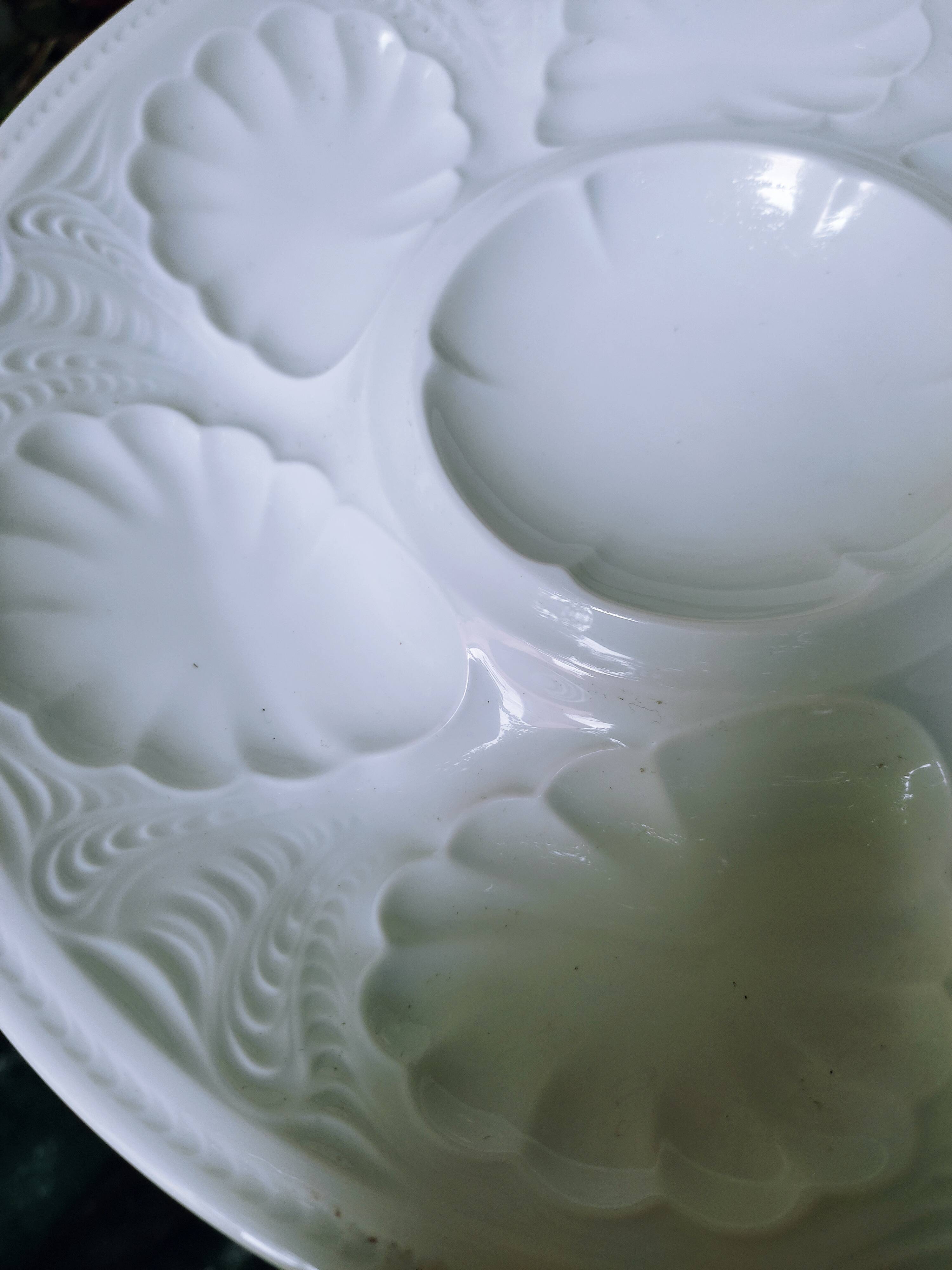 6 porcelain oyster plates by Tharaud