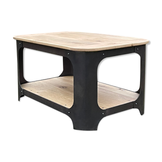 Indus coffee table: solid oak and metal