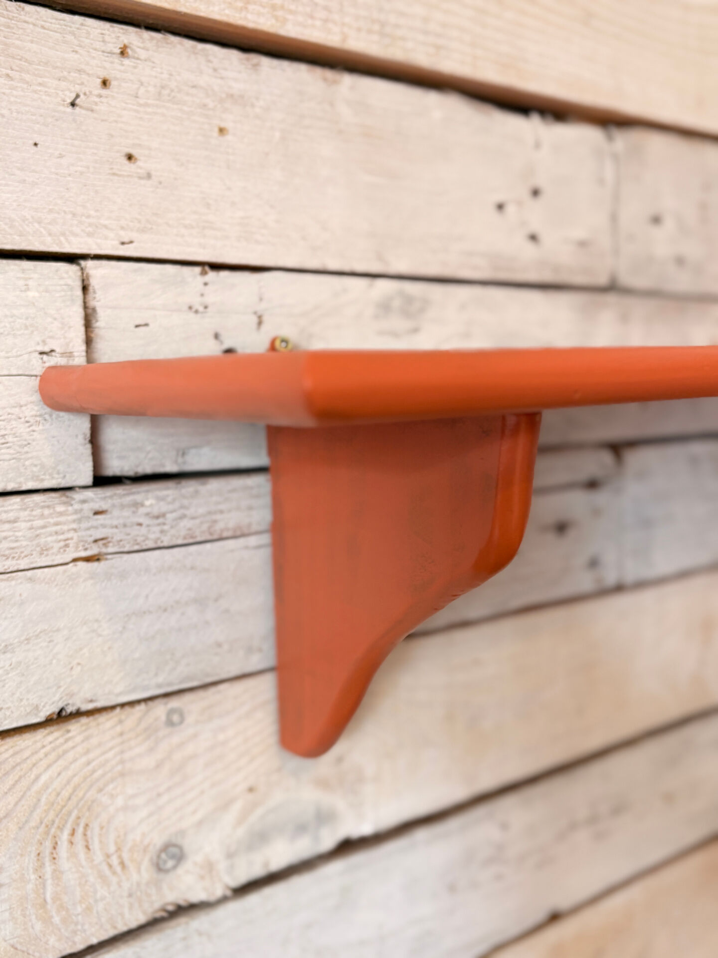 Terracotta shelf