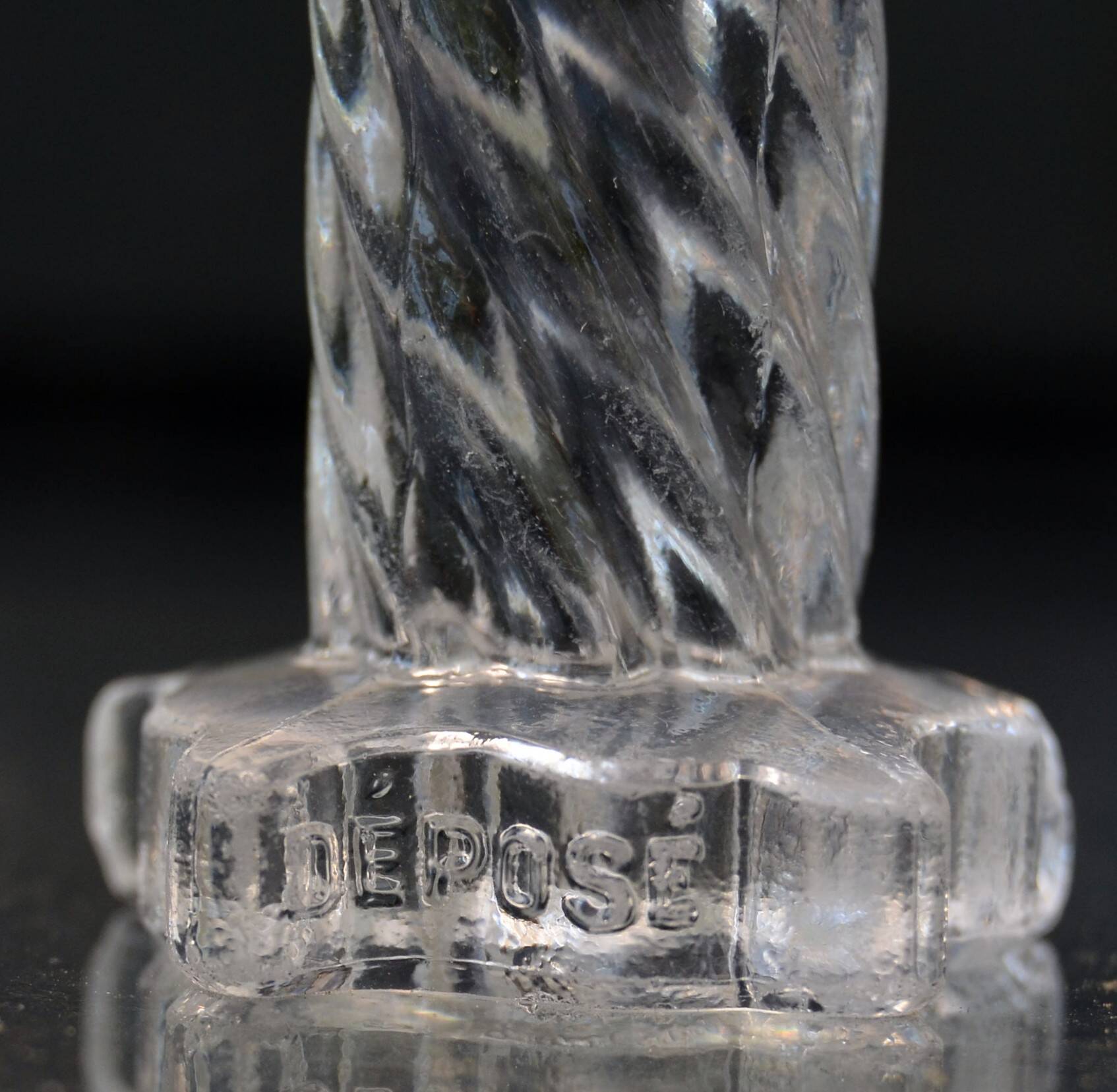 Lot of 5+2 Mid Century Twisted Knife Rests Cristallerie de Sevres Crystal Depose