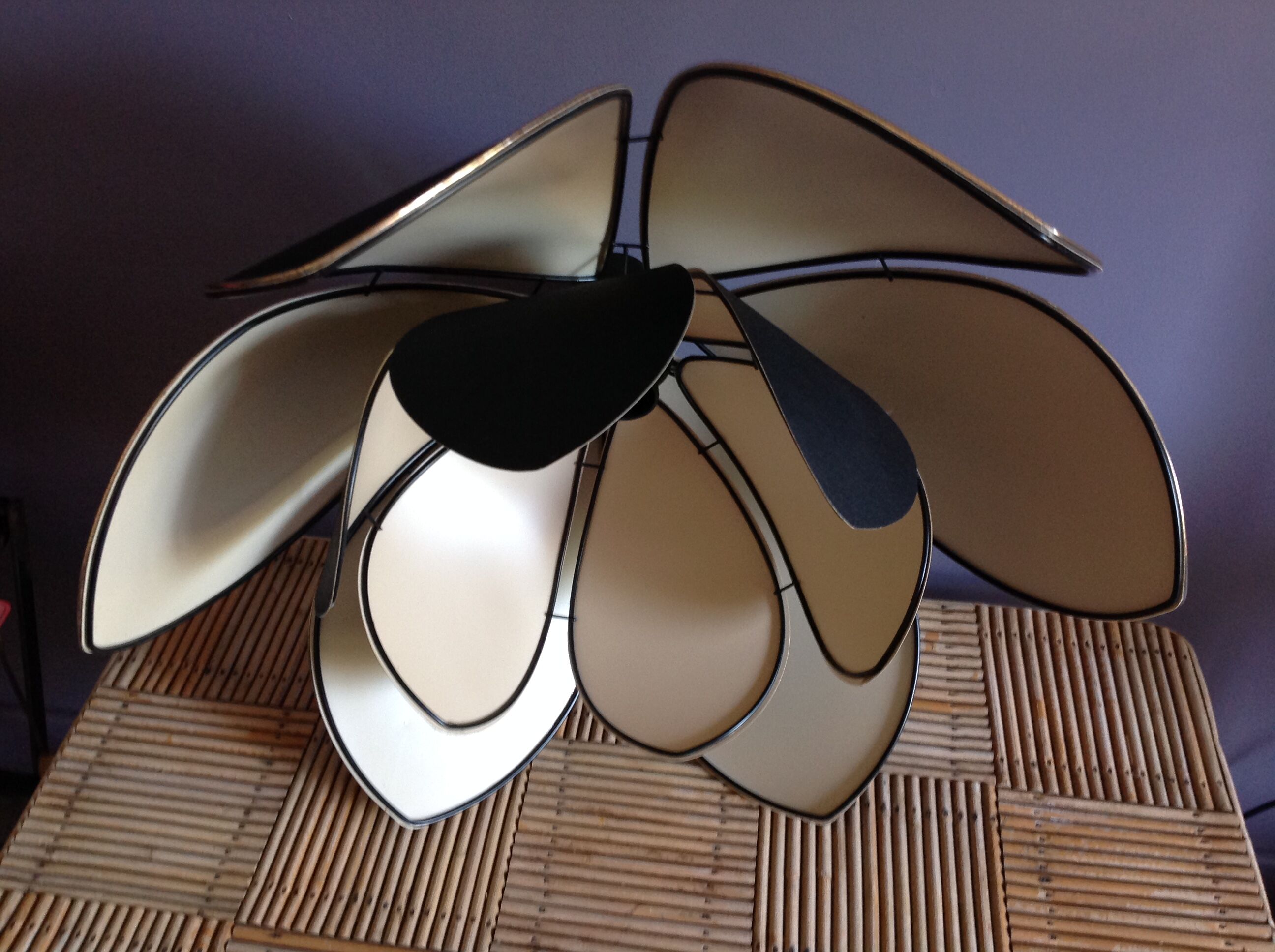 Flower hanging lamp 12 black petals