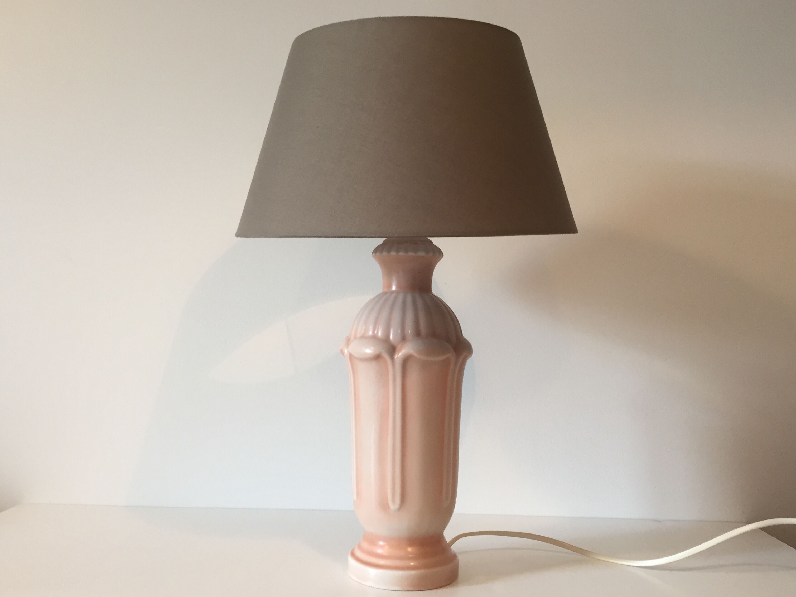 Pink ceramic lamp patinated way