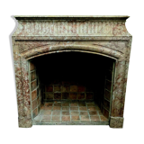 Cheminée de style Louis XIV a hotte en marbre rose veiné XIX siècle