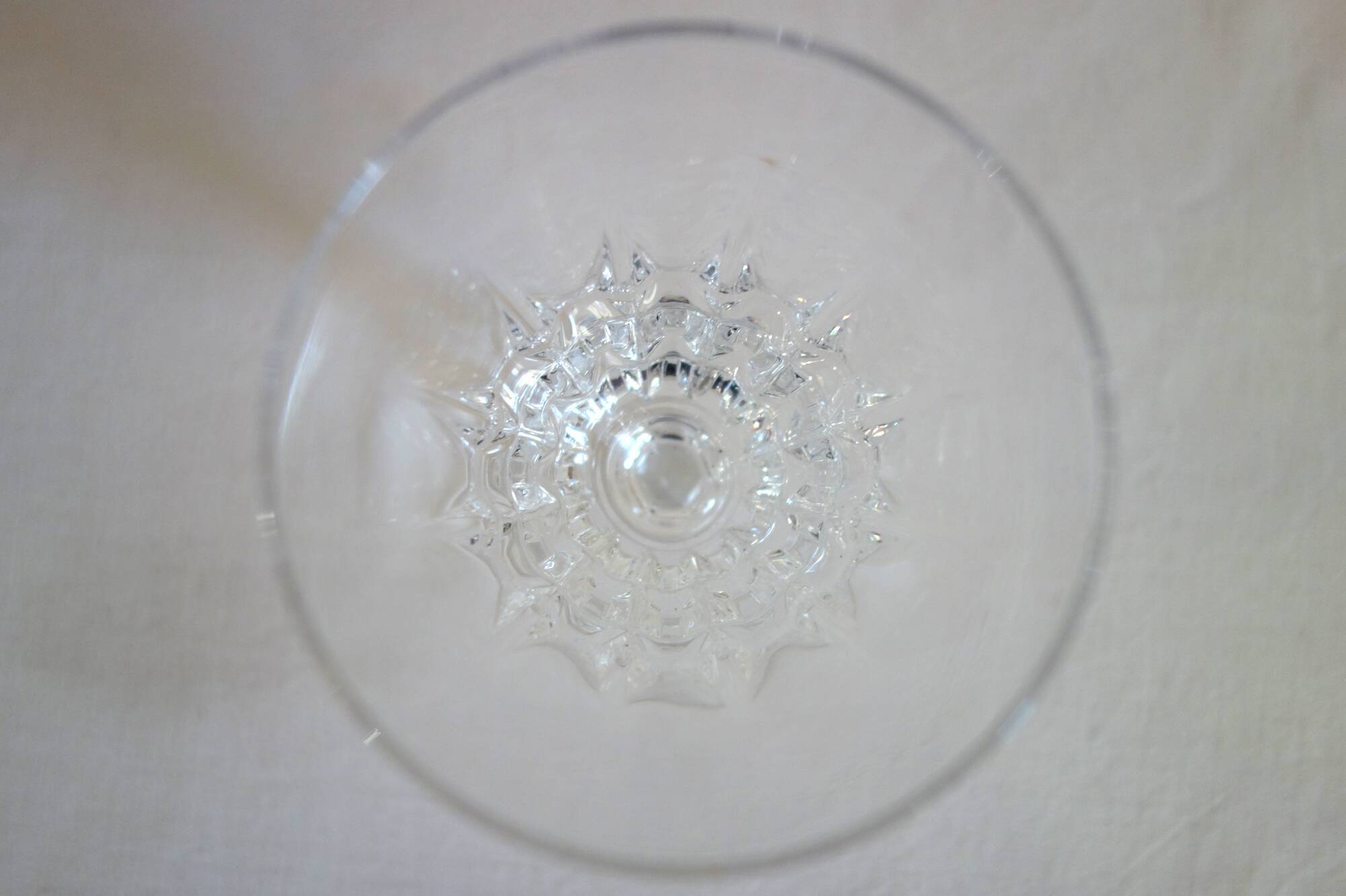 Lot de 10 verres à vin rouge en cristal d'Arques modèle Pompadour vintage