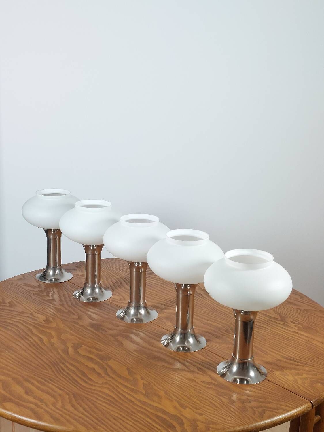 5 x lampes murales et plafonniers en verre chrome et opale GDR Narva VEB