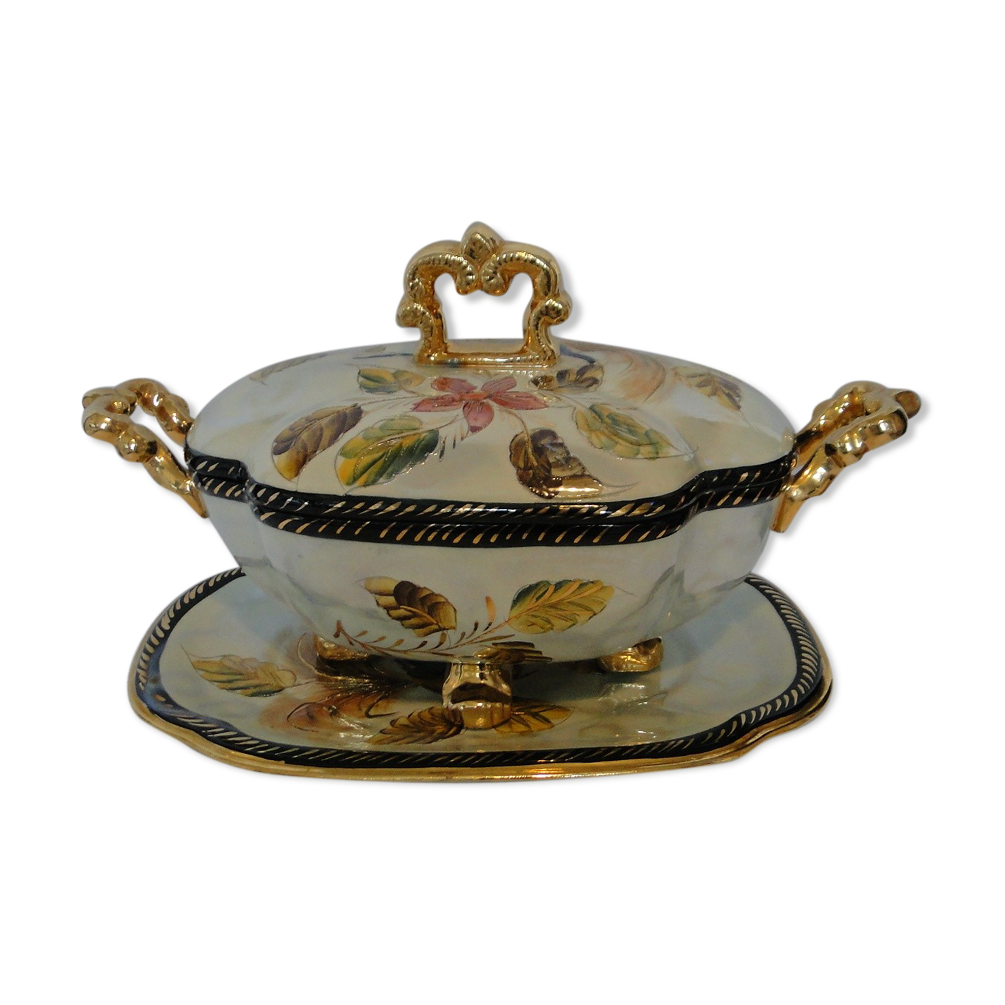 Vegetable soup tureen with old barbotine porcelain dish H.Becquet quarqueron