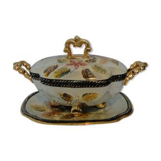 Soupière légumier avec plat anciens porcelaine barbotine H.Becquet quarqueron