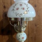 Simple wall lamp with white opaline